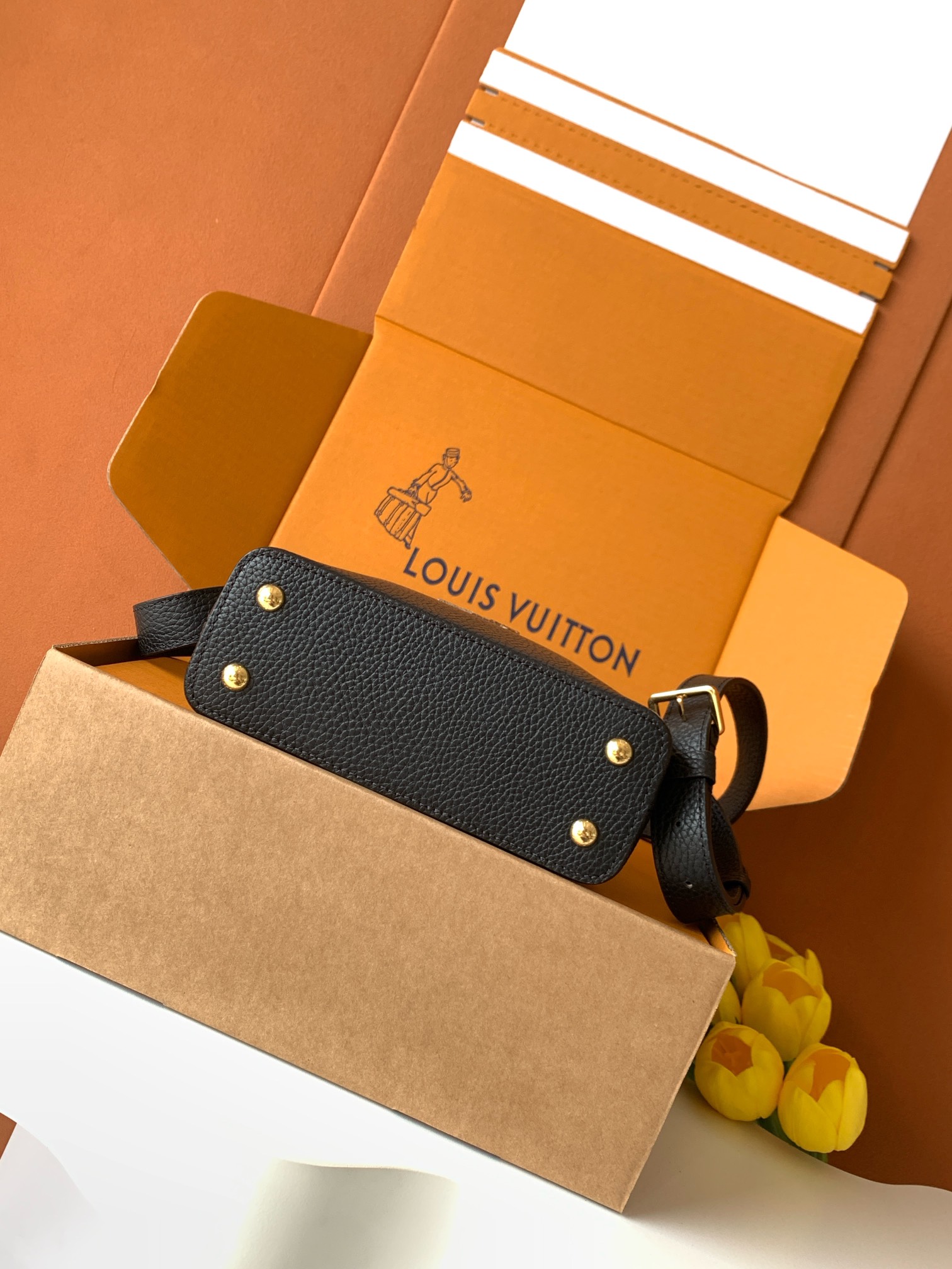 [TOP] Louis Vuitton LV Capucines Bag 21cm/27cm - Black with Glossy Python Gold