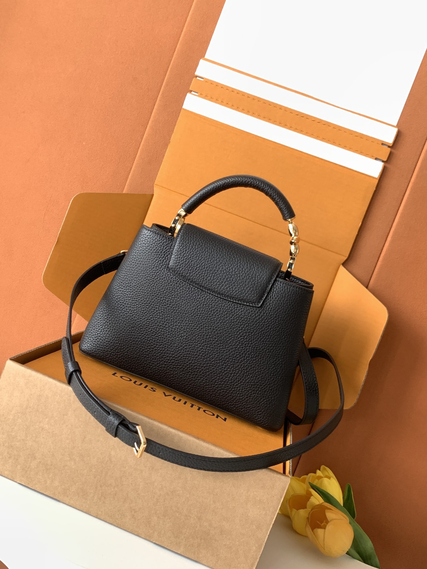 [TOP] Louis Vuitton LV Capucines Bag 21cm/27cm - Black