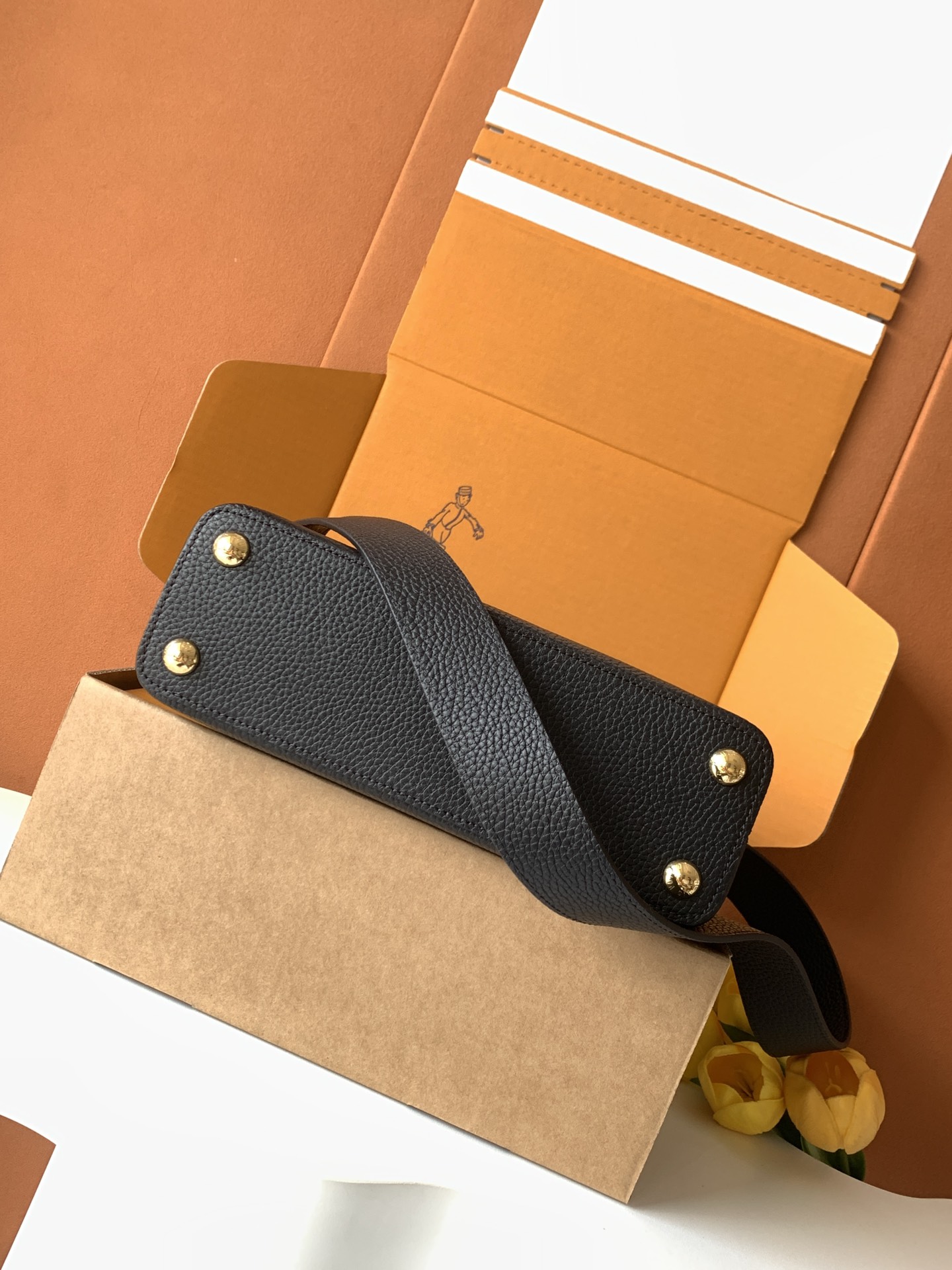 [TOP] Louis Vuitton LV Capucines Bag 27cm - Black