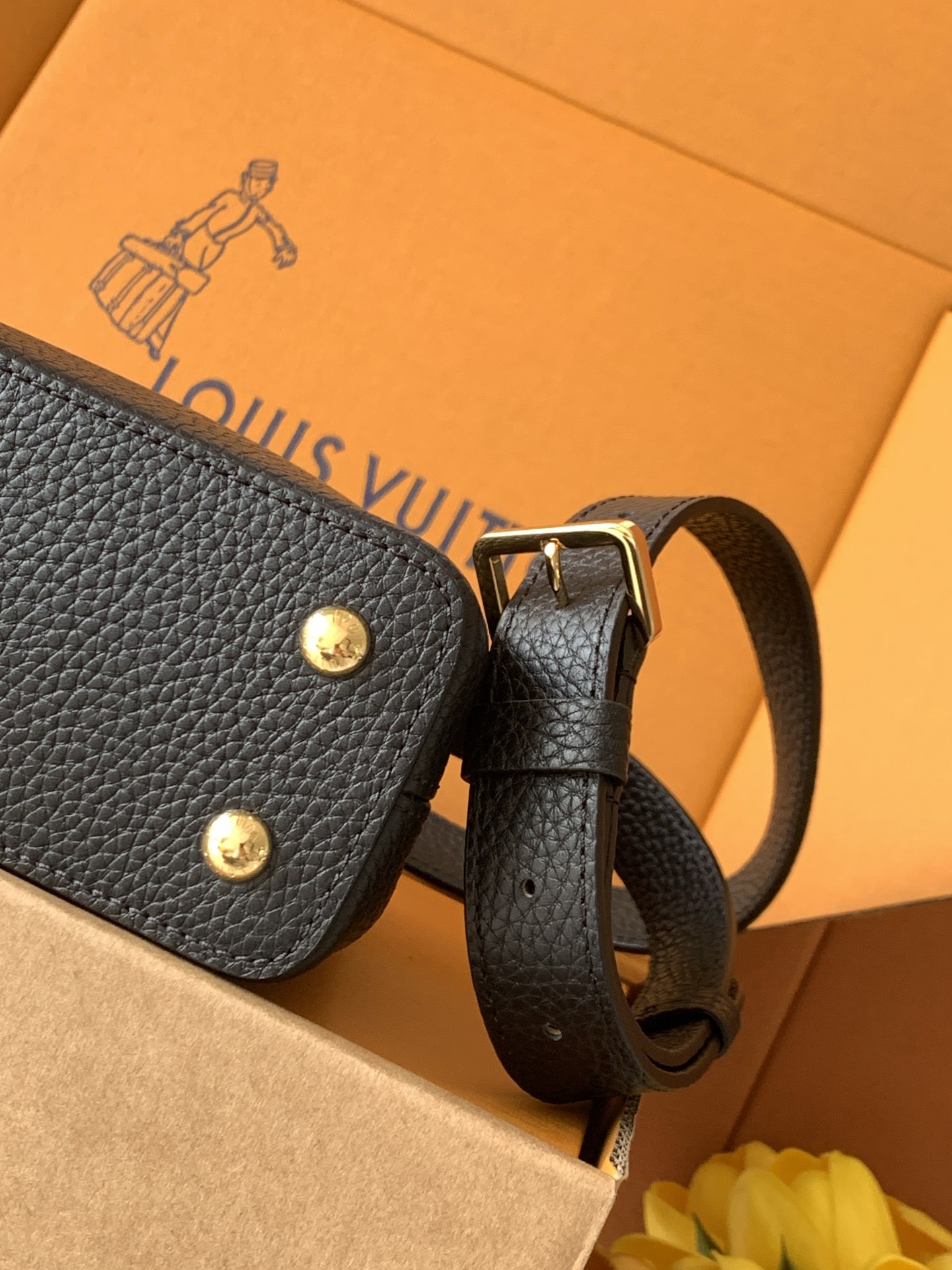 [TOP] Louis Vuitton LV Capucines Bag 21cm/27cm - Black with Glossy Python Gold