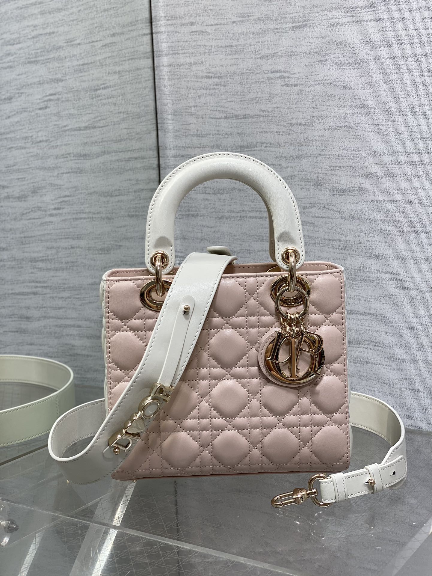 [TOP] Christian Dior Lady Dior  Bag 20×16.5×8cm - Pink and White