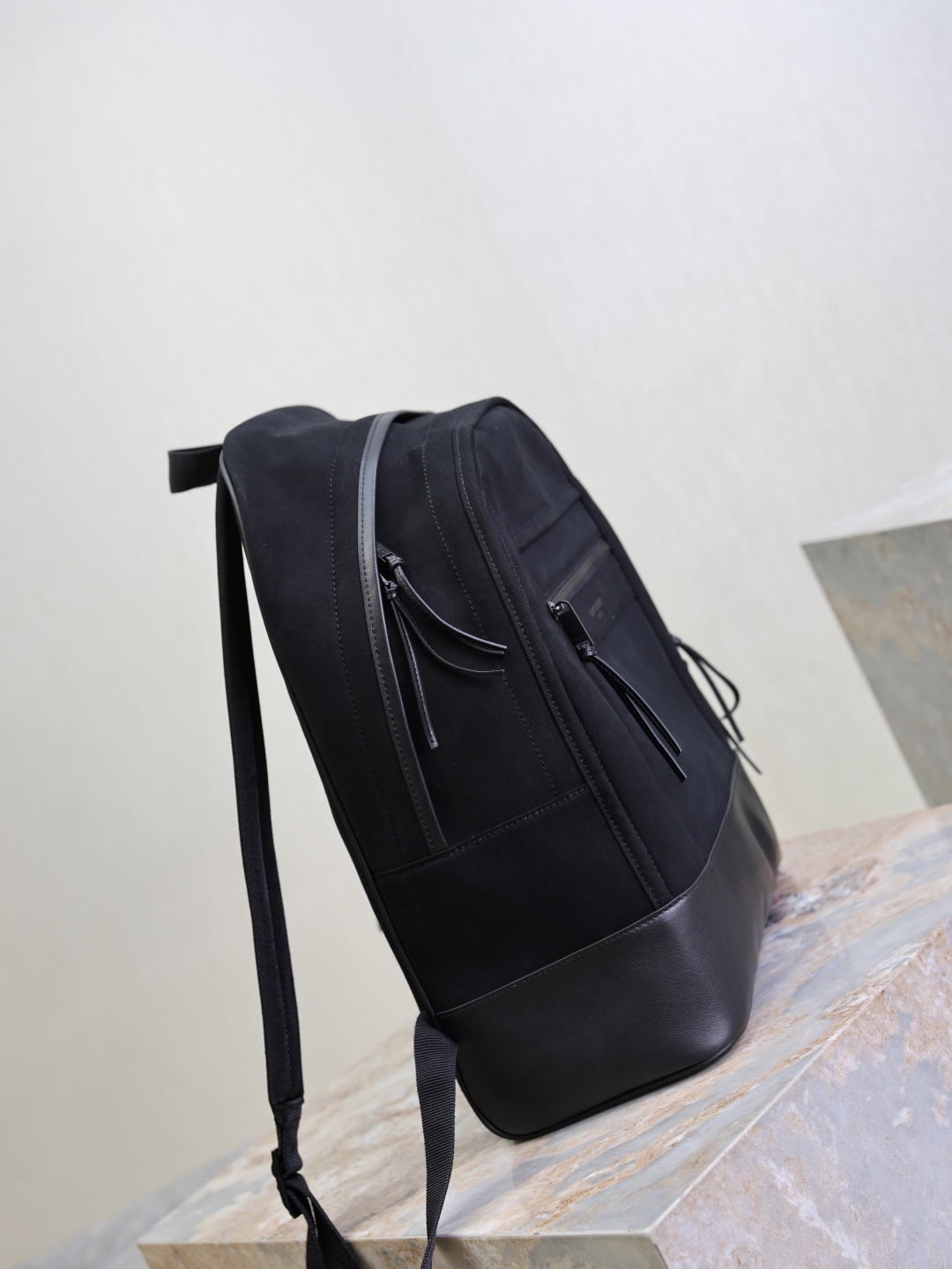 [TOP] Yves Saint Laurent YSL City Backpack 32x42x14cm - Black