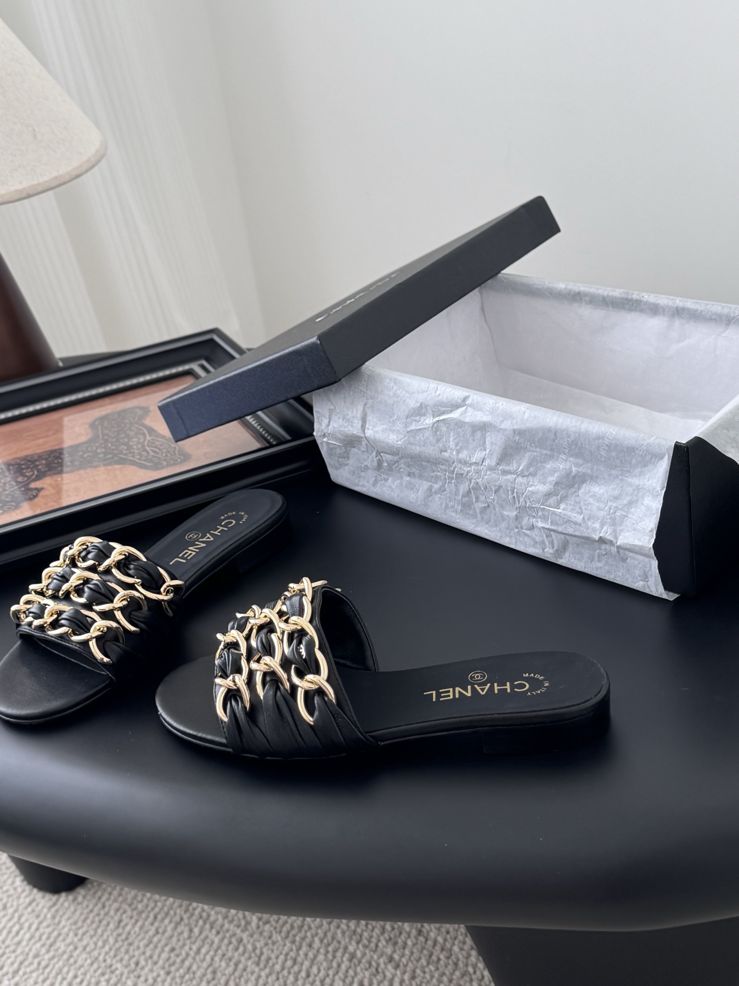 [TOP] CHANEL Slippers - Black