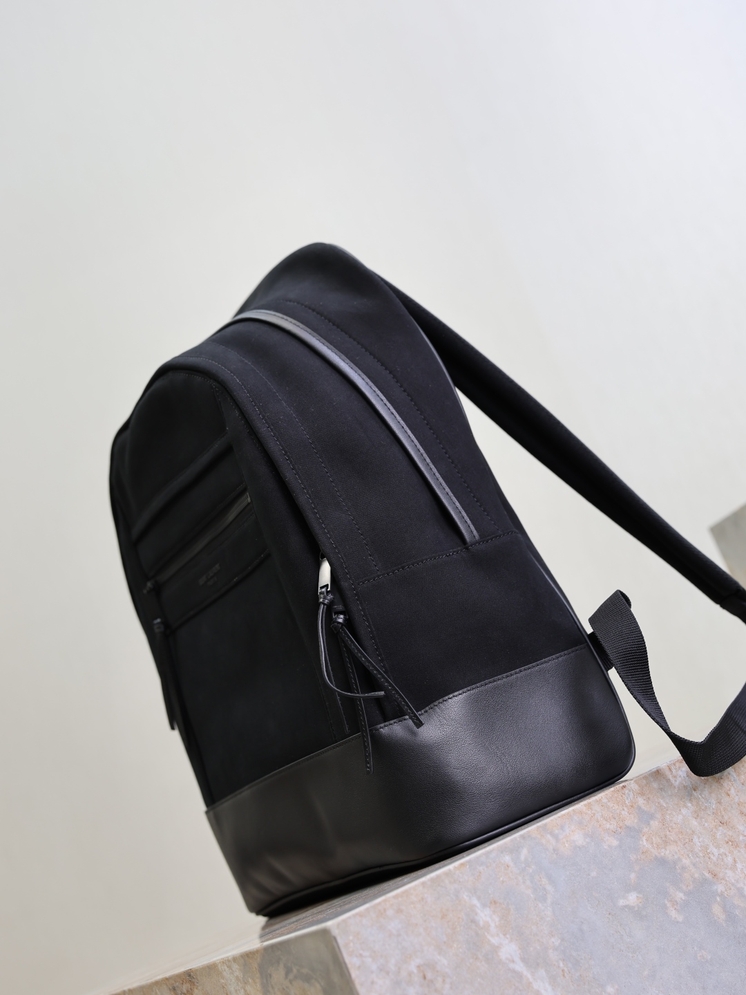 [TOP] Yves Saint Laurent YSL City Backpack 32x42x14cm - Black
