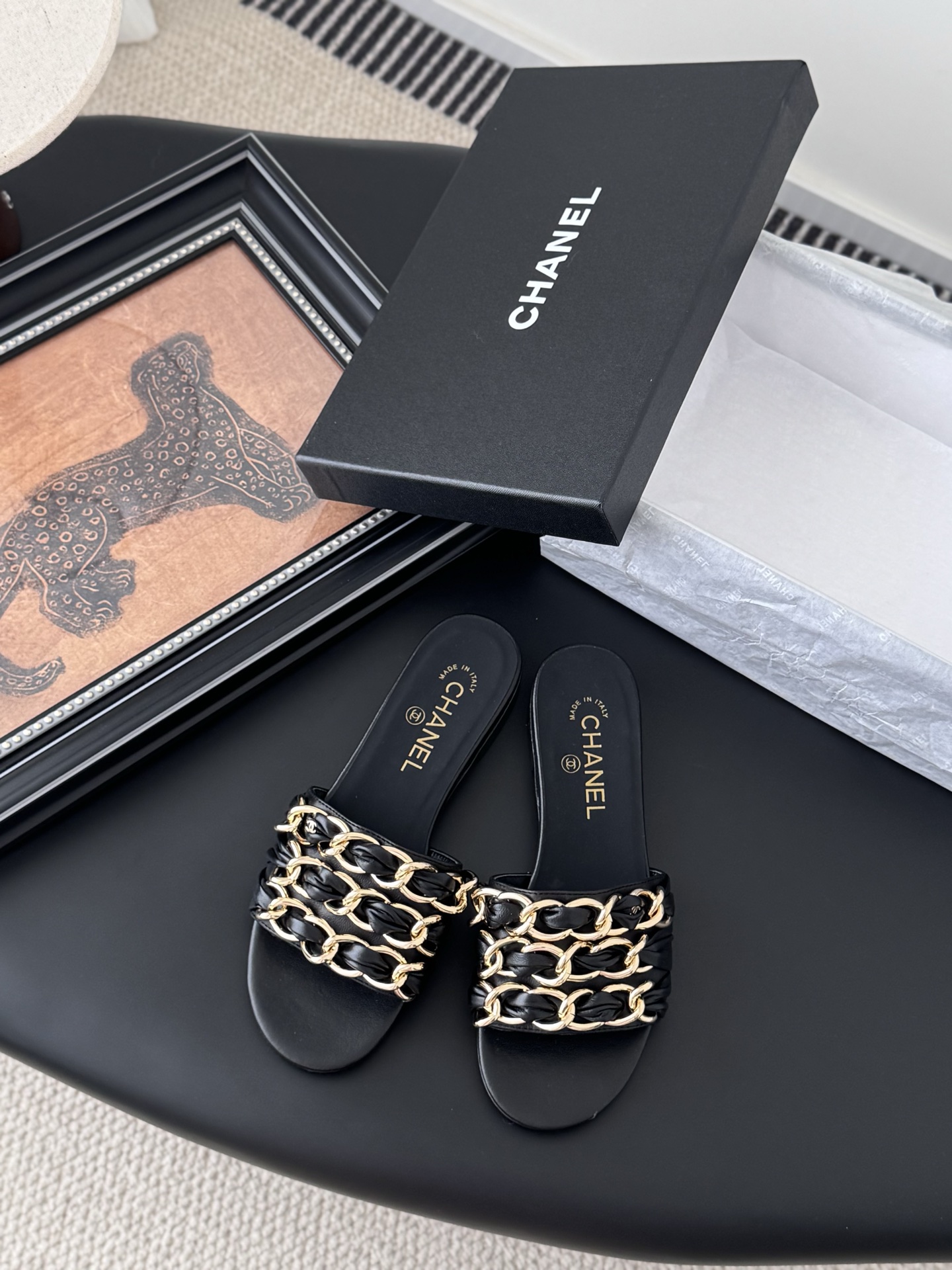 [TOP] CHANEL Slippers - Black