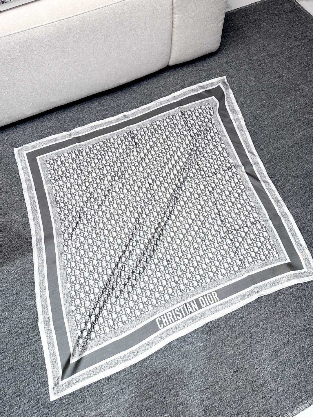 [TOP] Christian Dior Double-sided Oblique Silk Square Scarf 90 x 90 cm - 3 Colours