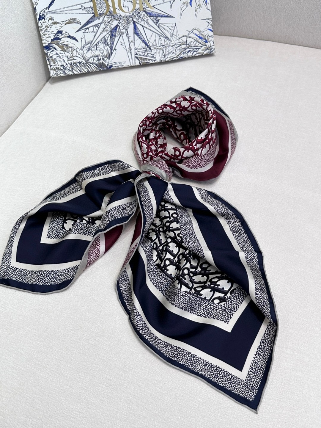 [TOP] Christian Dior Double-sided Oblique Silk Square Scarf 90 x 90 cm - 3 Colours