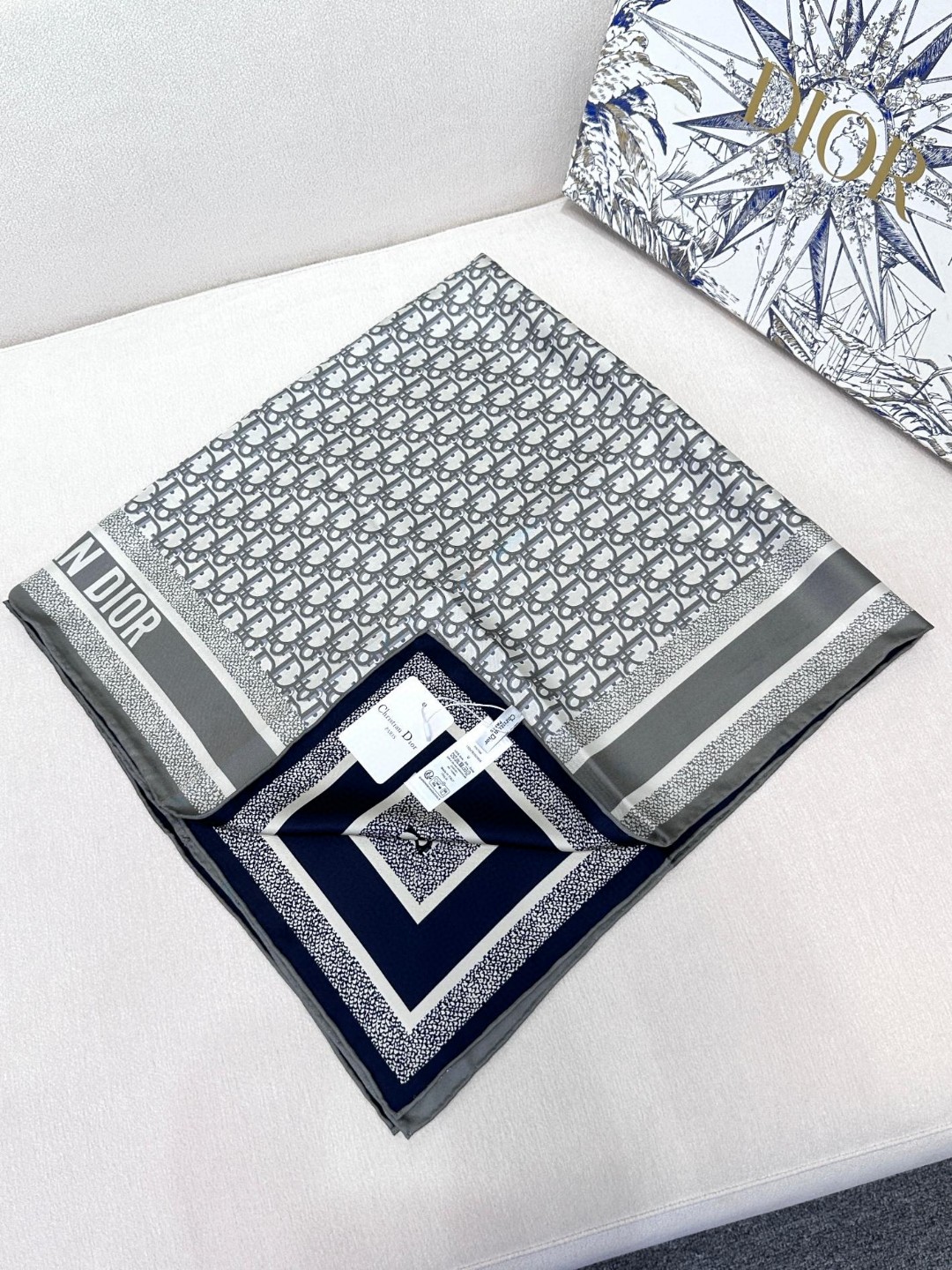 [TOP] Christian Dior Double-sided Oblique Silk Square Scarf 90 x 90 cm - 3 Colours