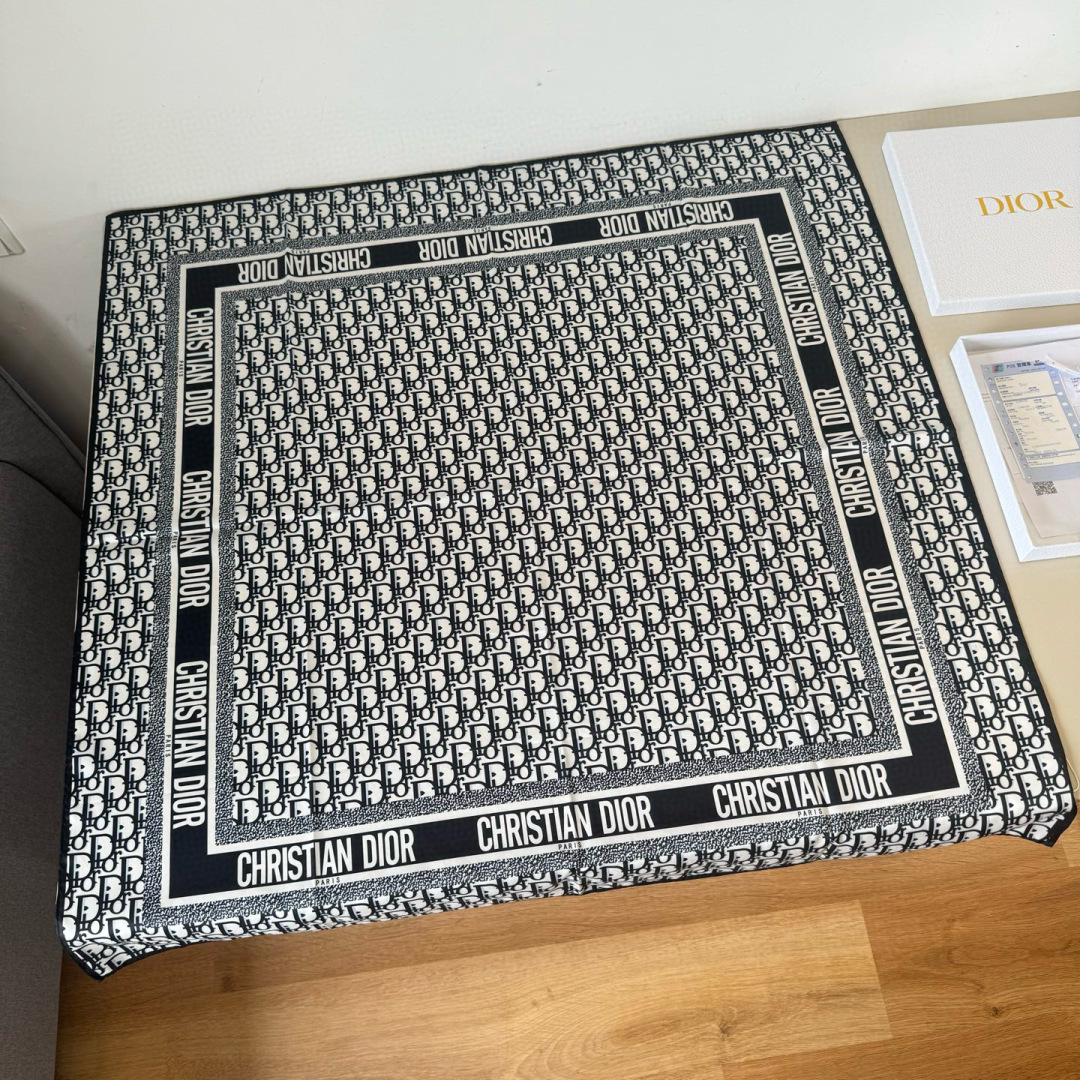 [TOP] Christian Dior Diortwin Oblique Silk Square Scarf 90 x 90 cm - 4 Colours