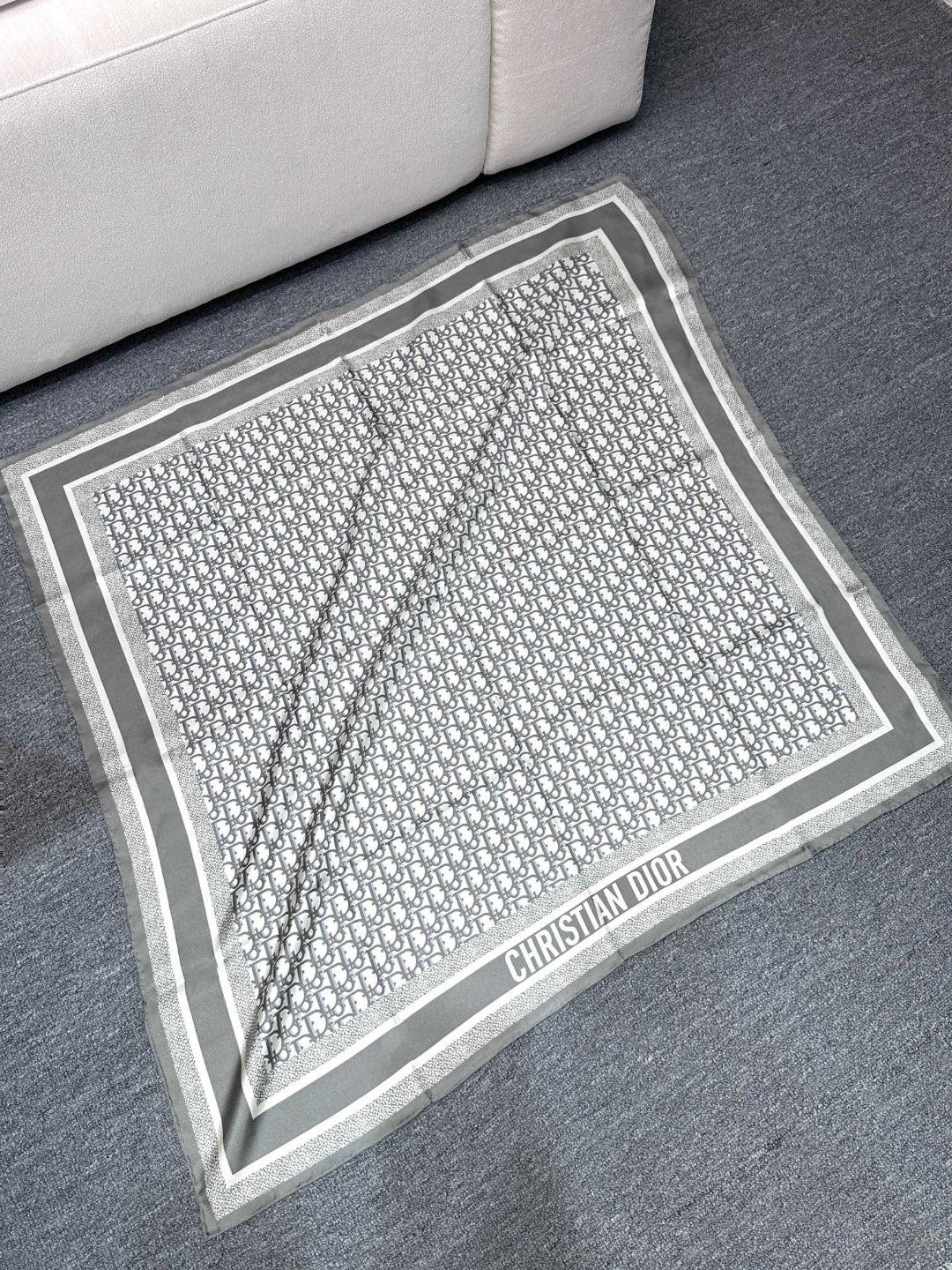 [TOP] Christian Dior Double-sided Oblique Silk Square Scarf 90 x 90 cm - 3 Colours