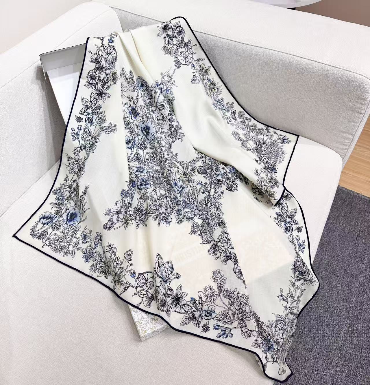 [TOP] Christian Dior Double-sided 70% Cashmere + 30% Silk Velvet Square Scarf 90 x 90 cm - 2 Colours