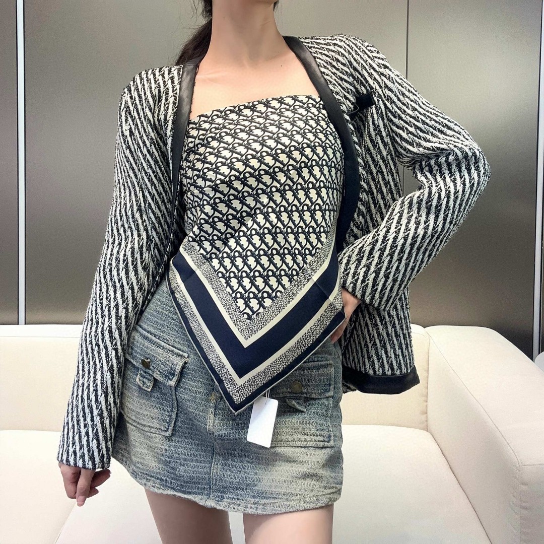 [TOP] Christian Dior Double-sided Oblique Silk Square Scarf 90 x 90 cm - 3 Colours