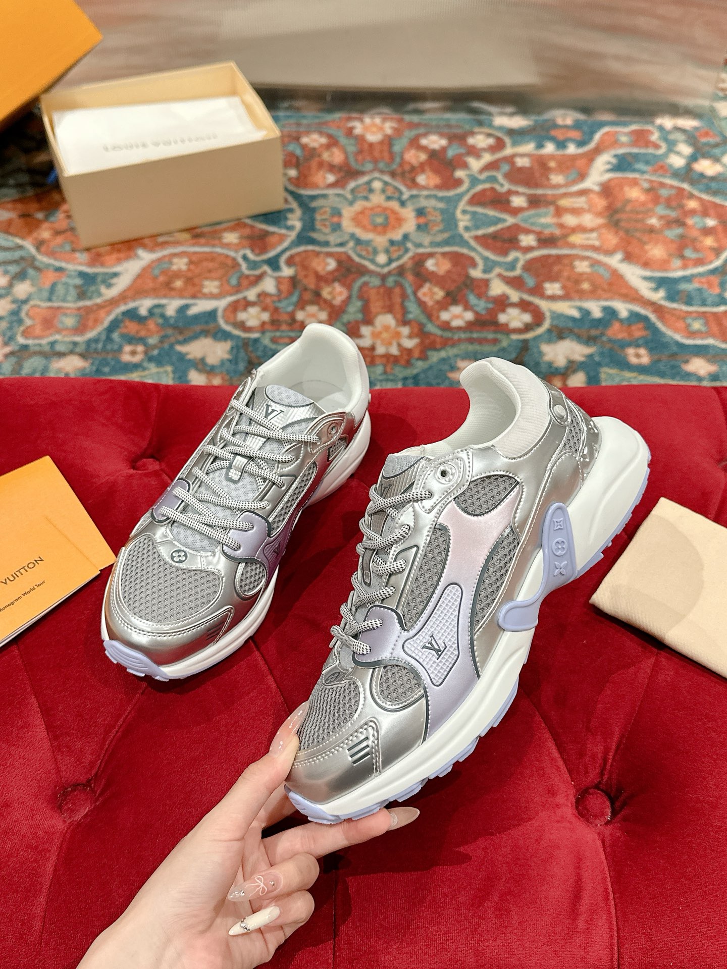 [TOP] Louis Vuitton LV Sneakers - Sliver