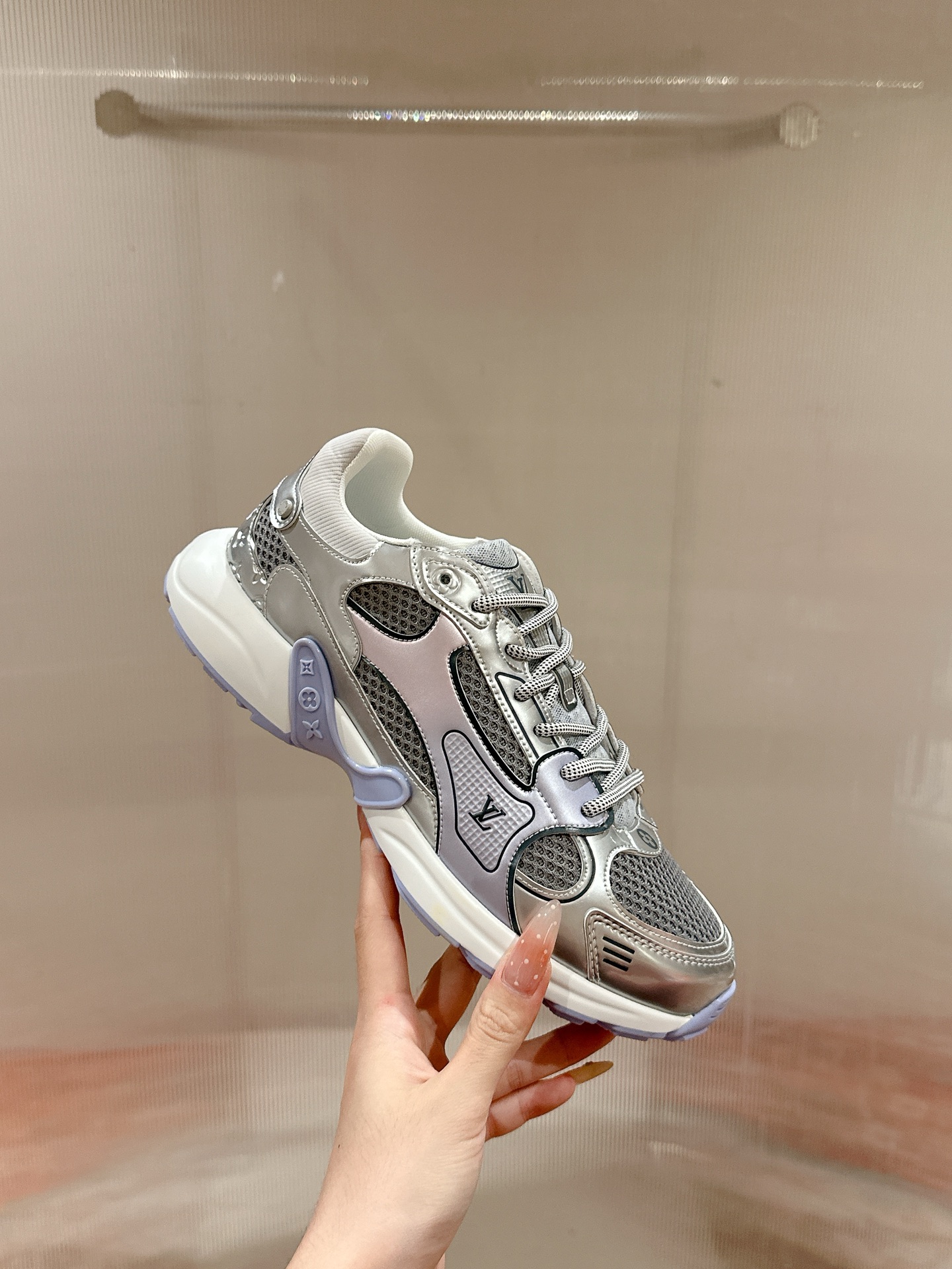 [TOP] Louis Vuitton LV Sneakers - Sliver