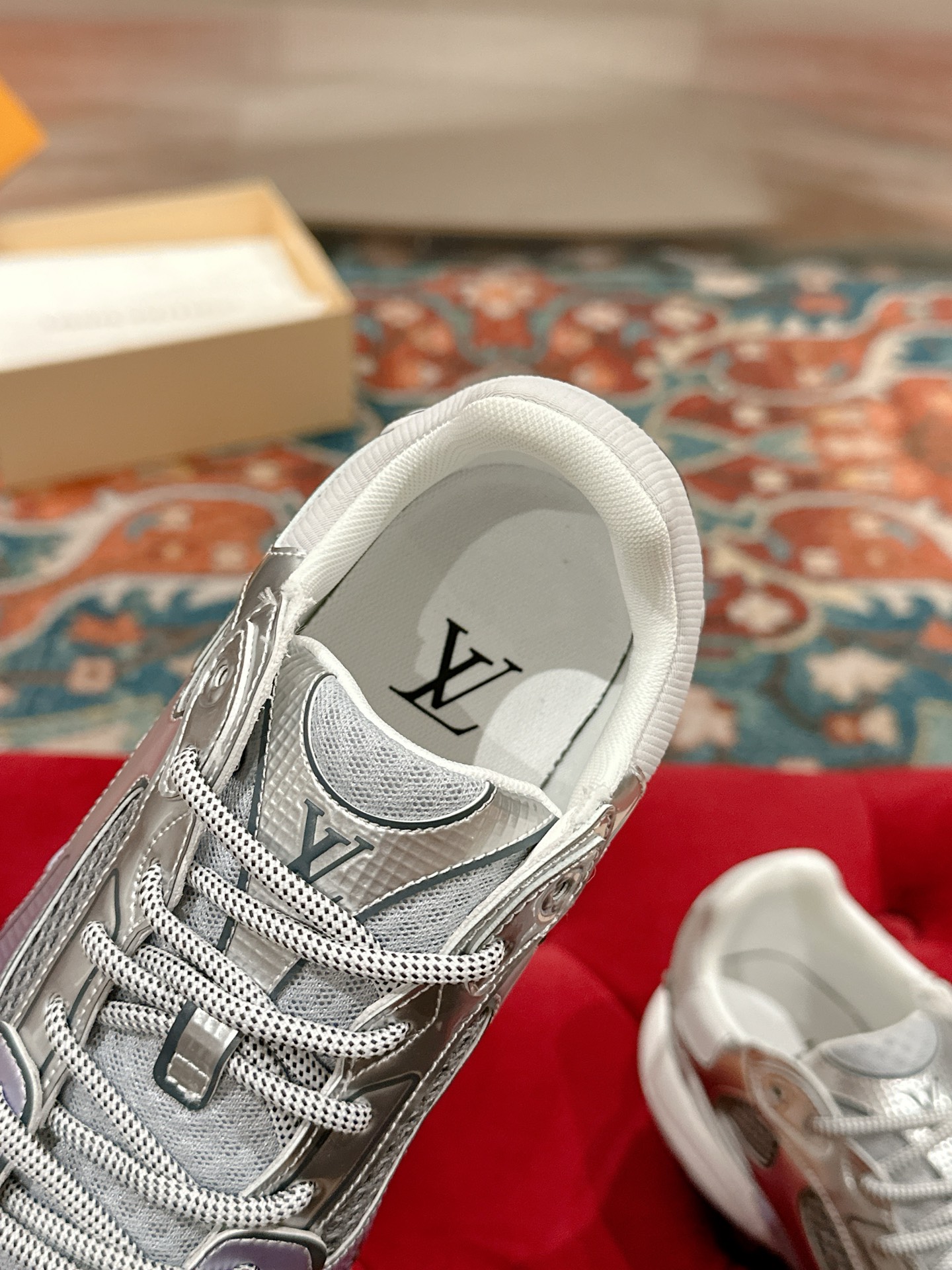 [TOP] Louis Vuitton LV Sneakers - Sliver