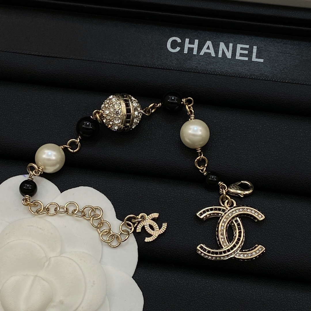[TOP] CHANEL Bracelet - Gold