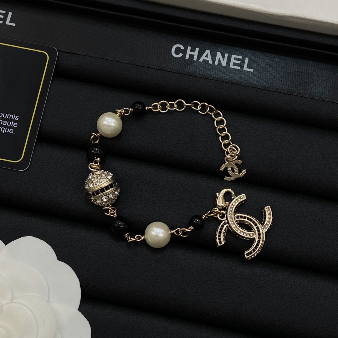 [TOP] CHANEL Bracelet - Gold