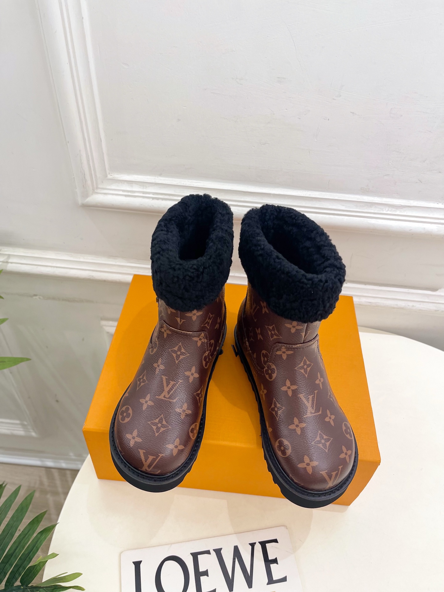 [TOP] Louis Vuitton LV Short Boots - Brown