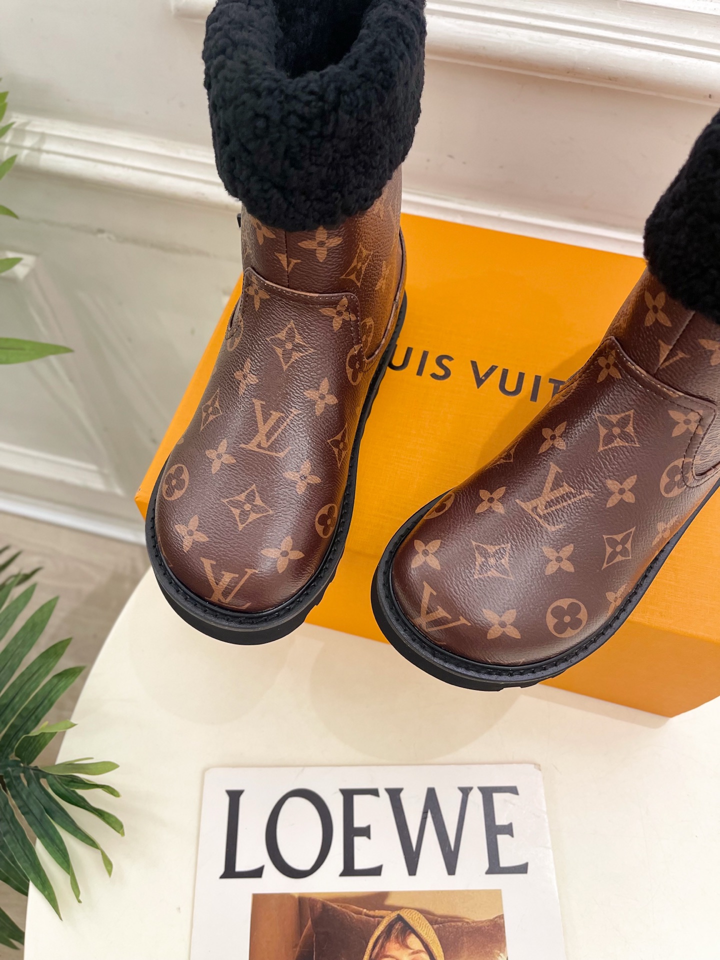[TOP] Louis Vuitton LV Short Boots - Brown