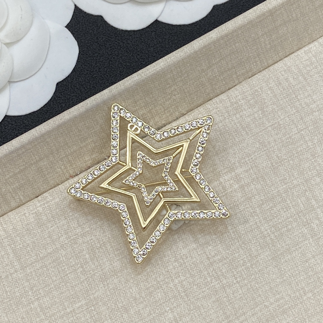 [TOP] Christian Dior Brooch - Gold