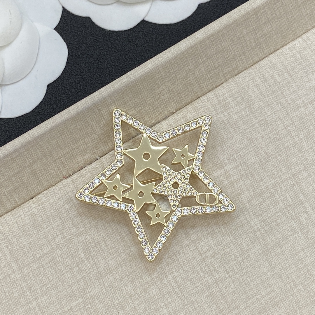 [TOP] Christian Dior Brooch - Gold