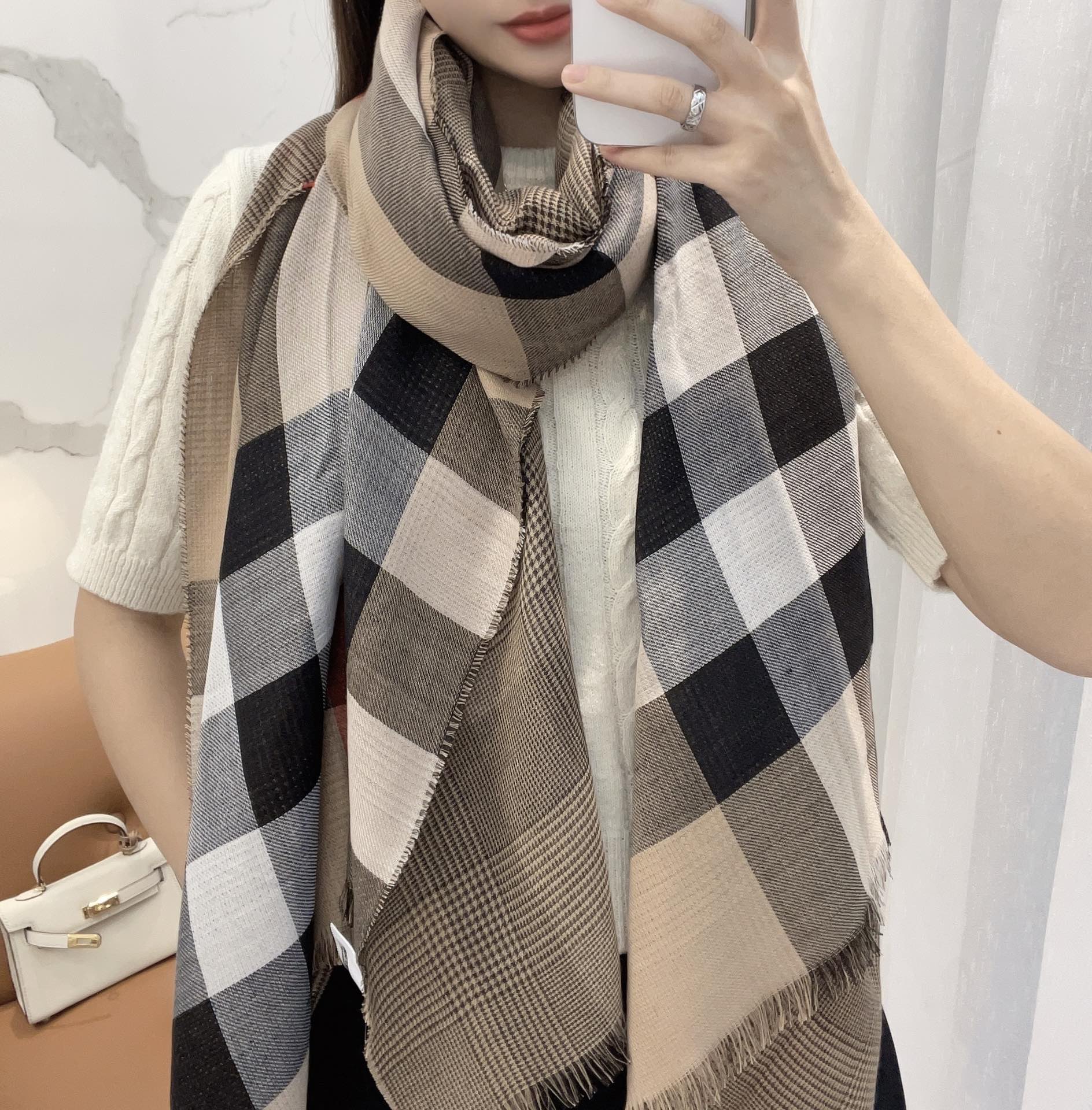 [TOP] BURBERRY Cashmere Scarf 200x100cm  - Brown