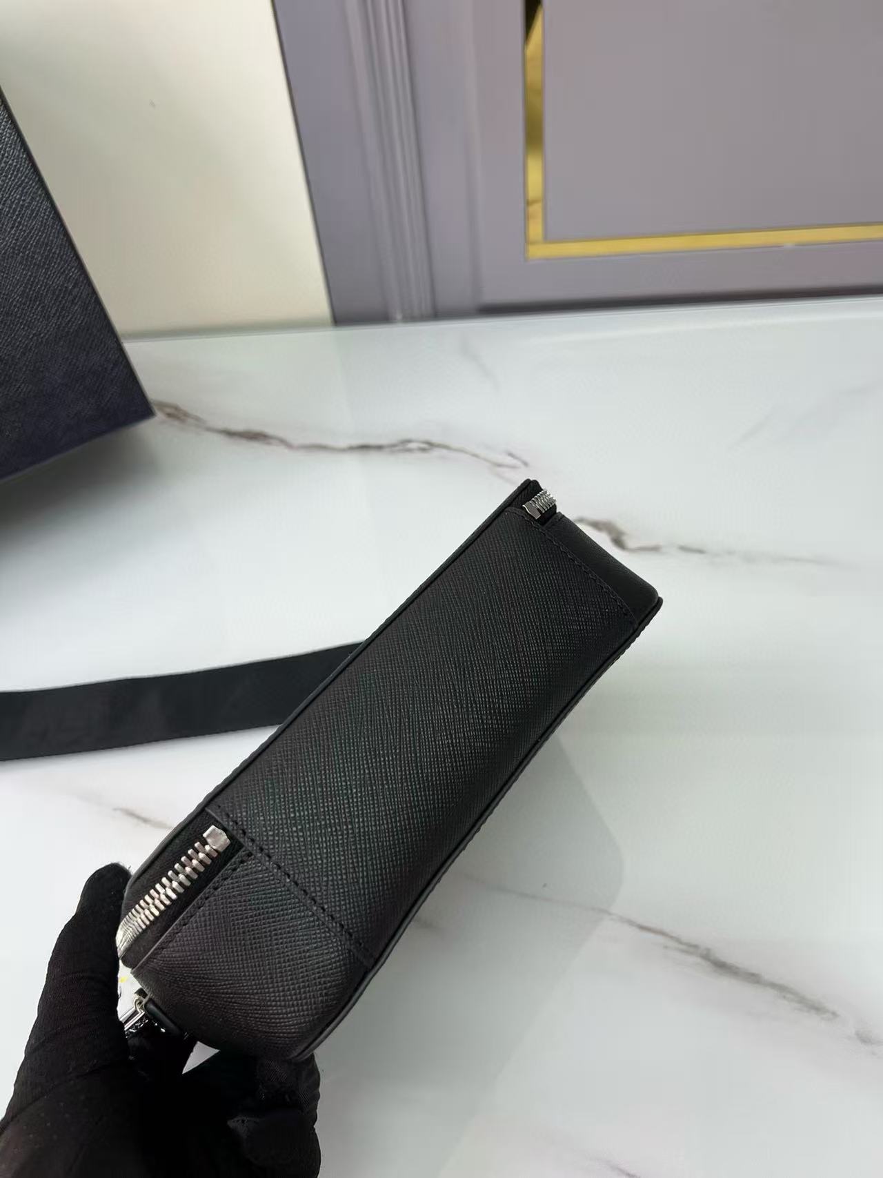 [TOP] PRADA  Saffiano Leather Bag 18×12cm - Black