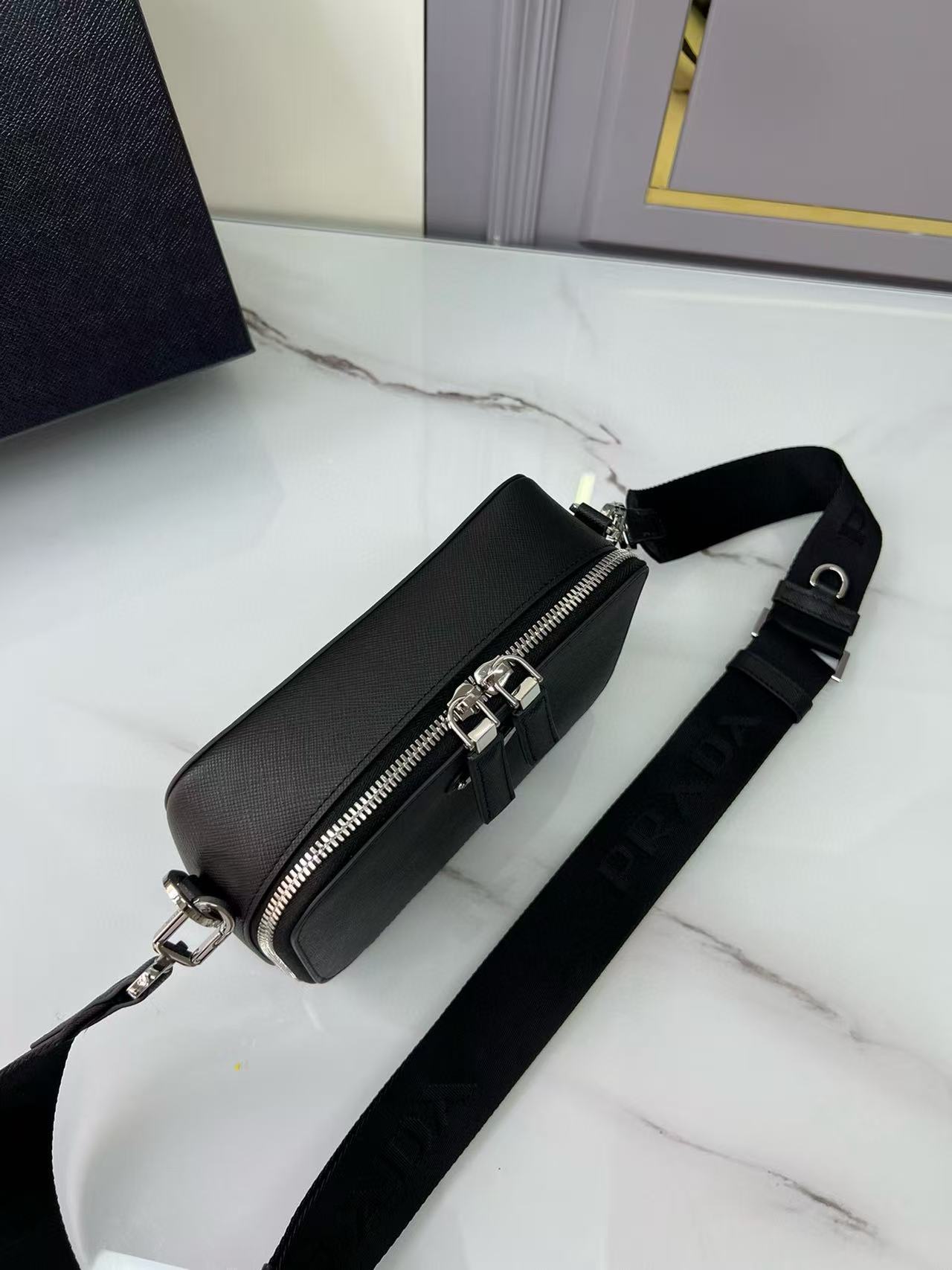 [TOP] PRADA  Saffiano Leather Bag 18×12cm - Black