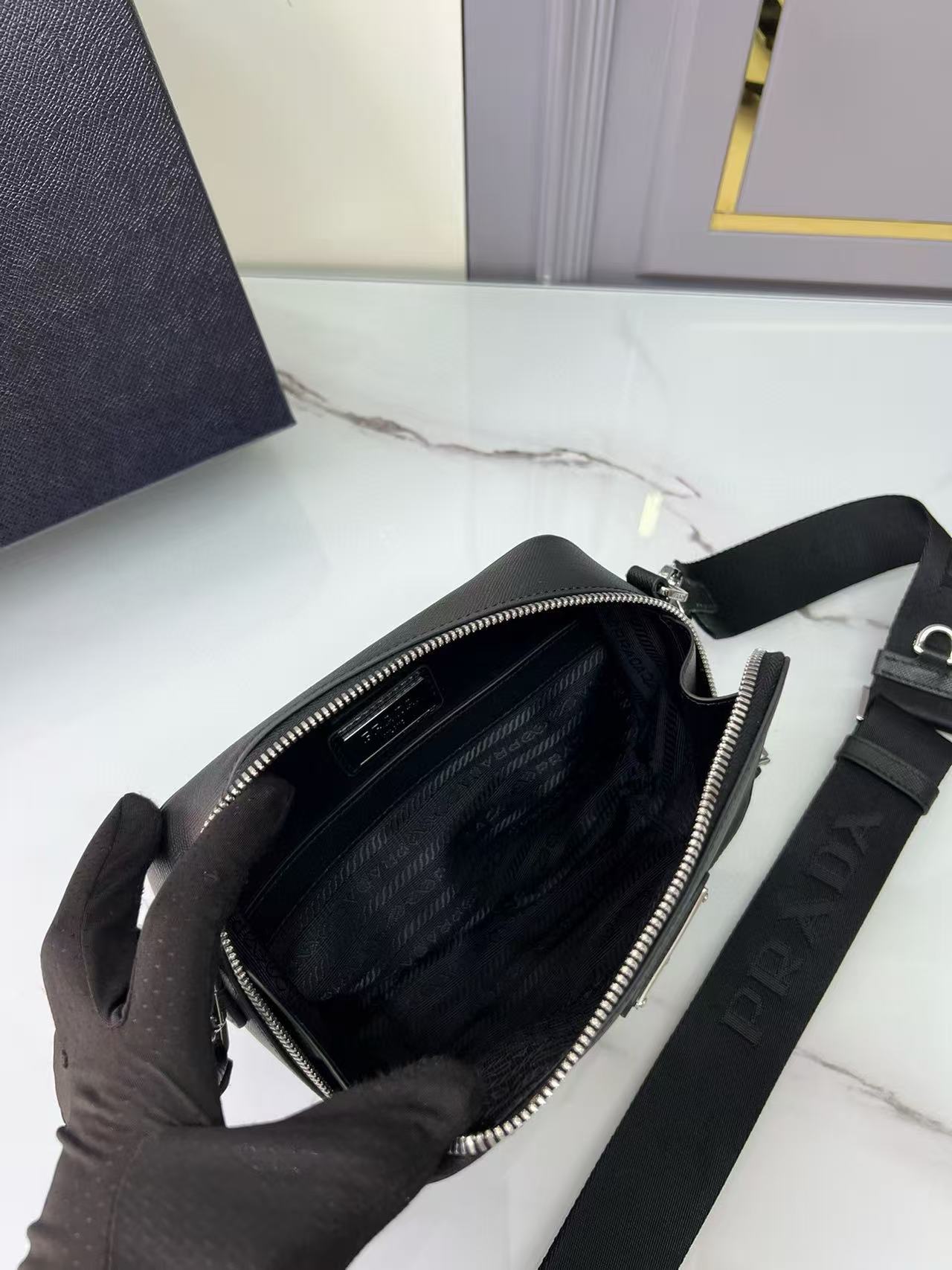 [TOP] PRADA  Saffiano Leather Bag 18×12cm - Black