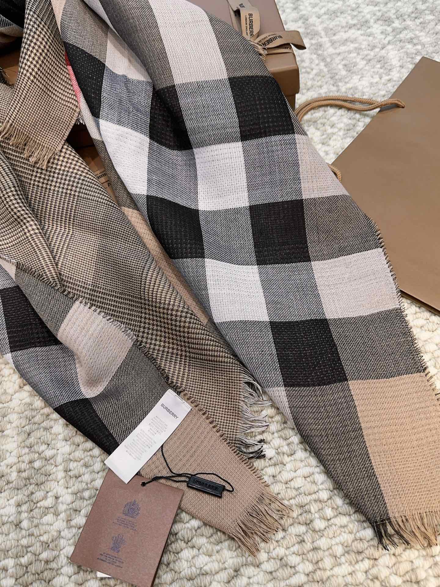[TOP] BURBERRY Cashmere Scarf 200x100cm  - Brown