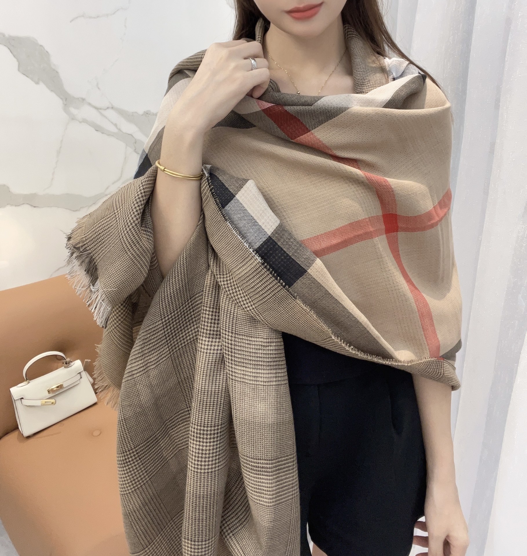 [TOP] BURBERRY Cashmere Scarf 200x100cm  - Brown