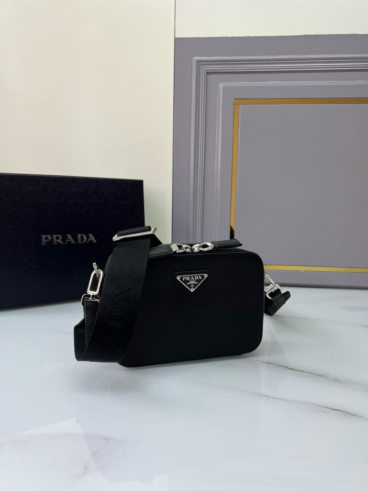 [TOP] PRADA  Saffiano Leather Bag 18×12cm - Black