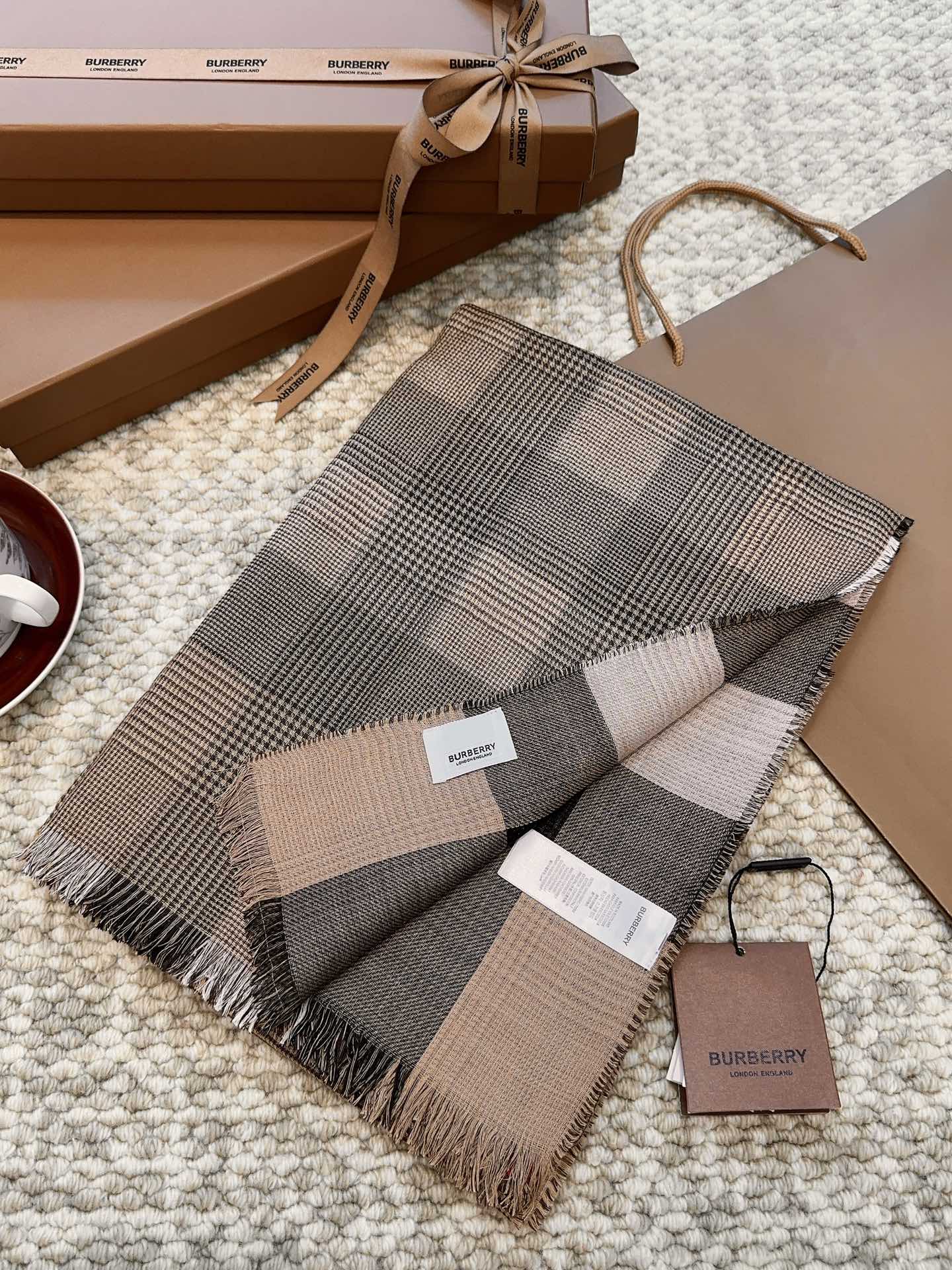 [TOP] BURBERRY Cashmere Scarf 200x100cm  - Brown