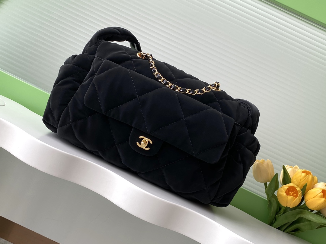 [TOP] CHANEL Coco Neige Hobo Bag 22-44-18cm - Black&GHW