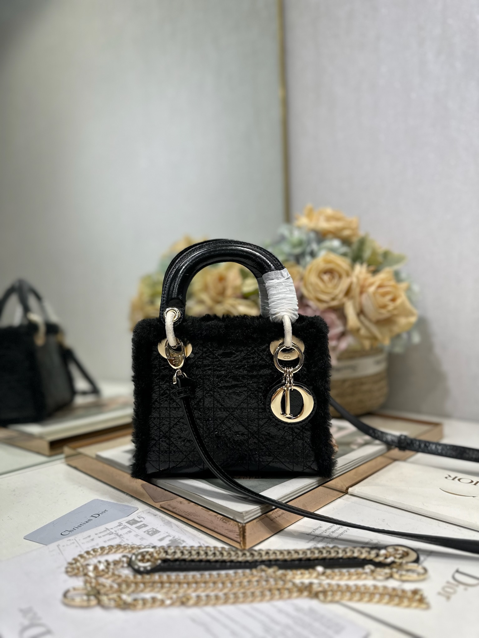 [TOP] Christian Dior Lady Dior Bag with Cowhide Leather 24 x 21 x 12 cm/ 20 x 17 x 8 cm/ 17 x 15 x 7cm - Black