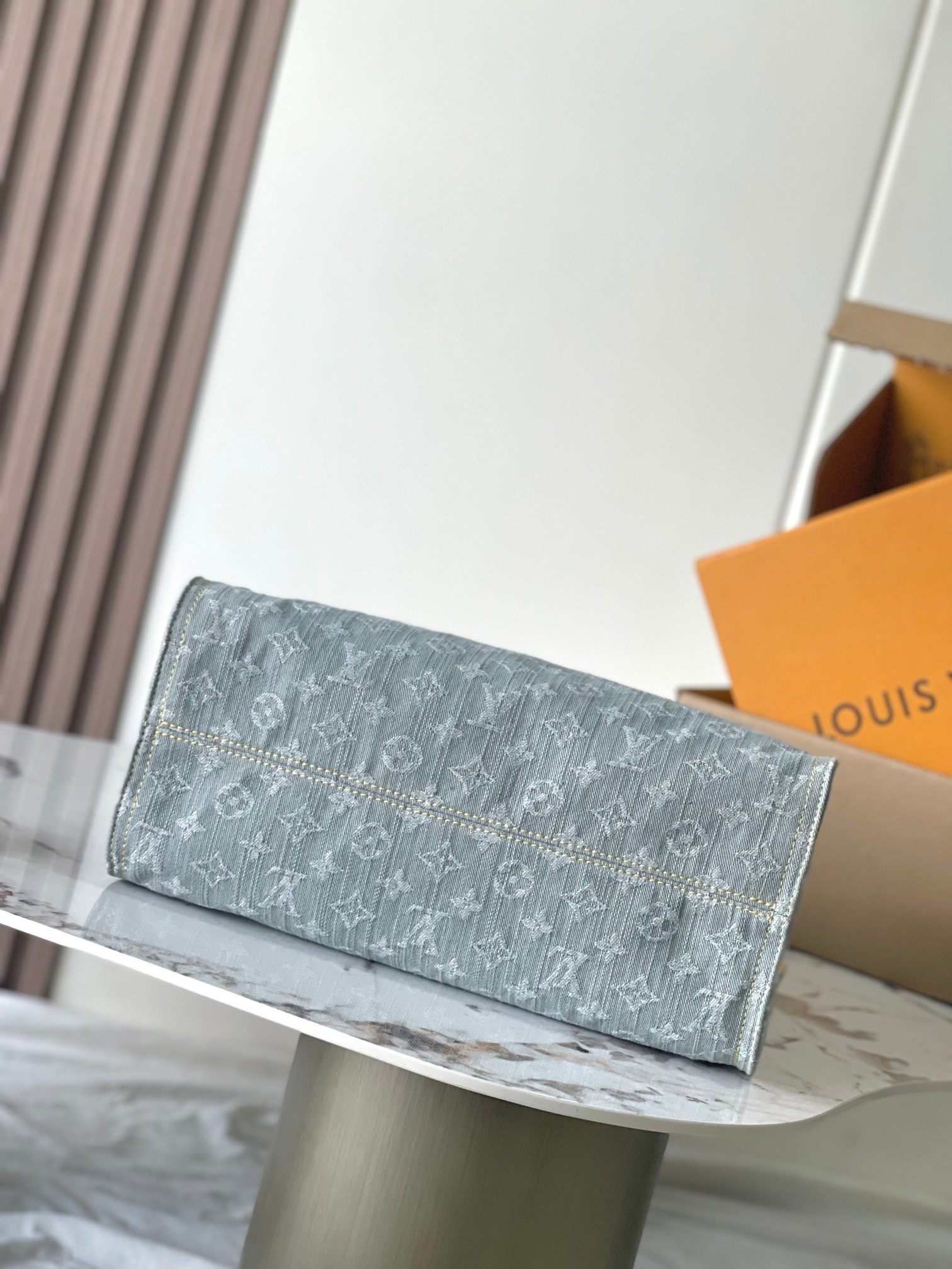 [TOP] Louis Vuitton LV On The Go Bag MM 35x27x14cm - Gray