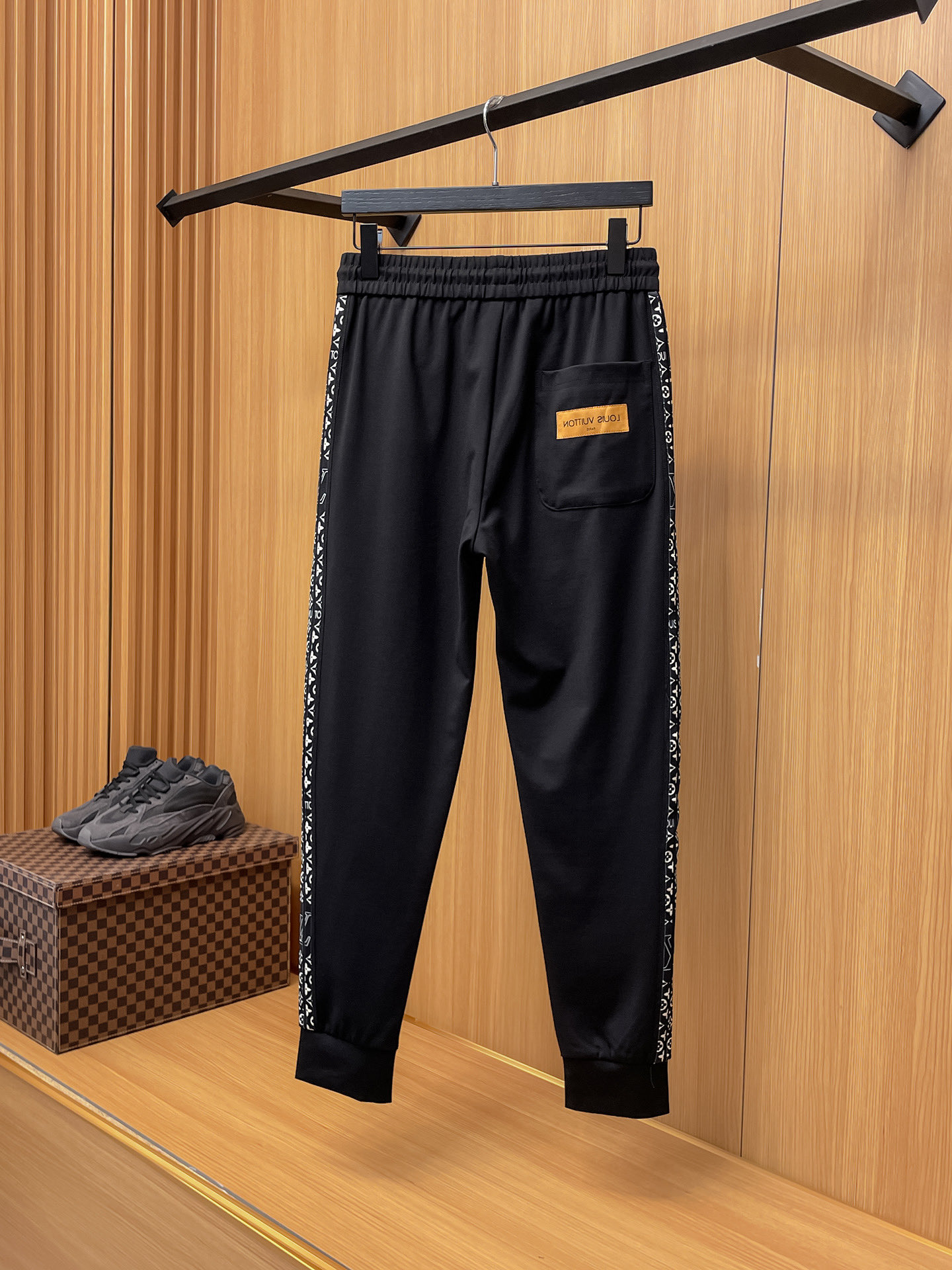 [TOP] Louis Vuitton LV Men's Casual Pants - Black