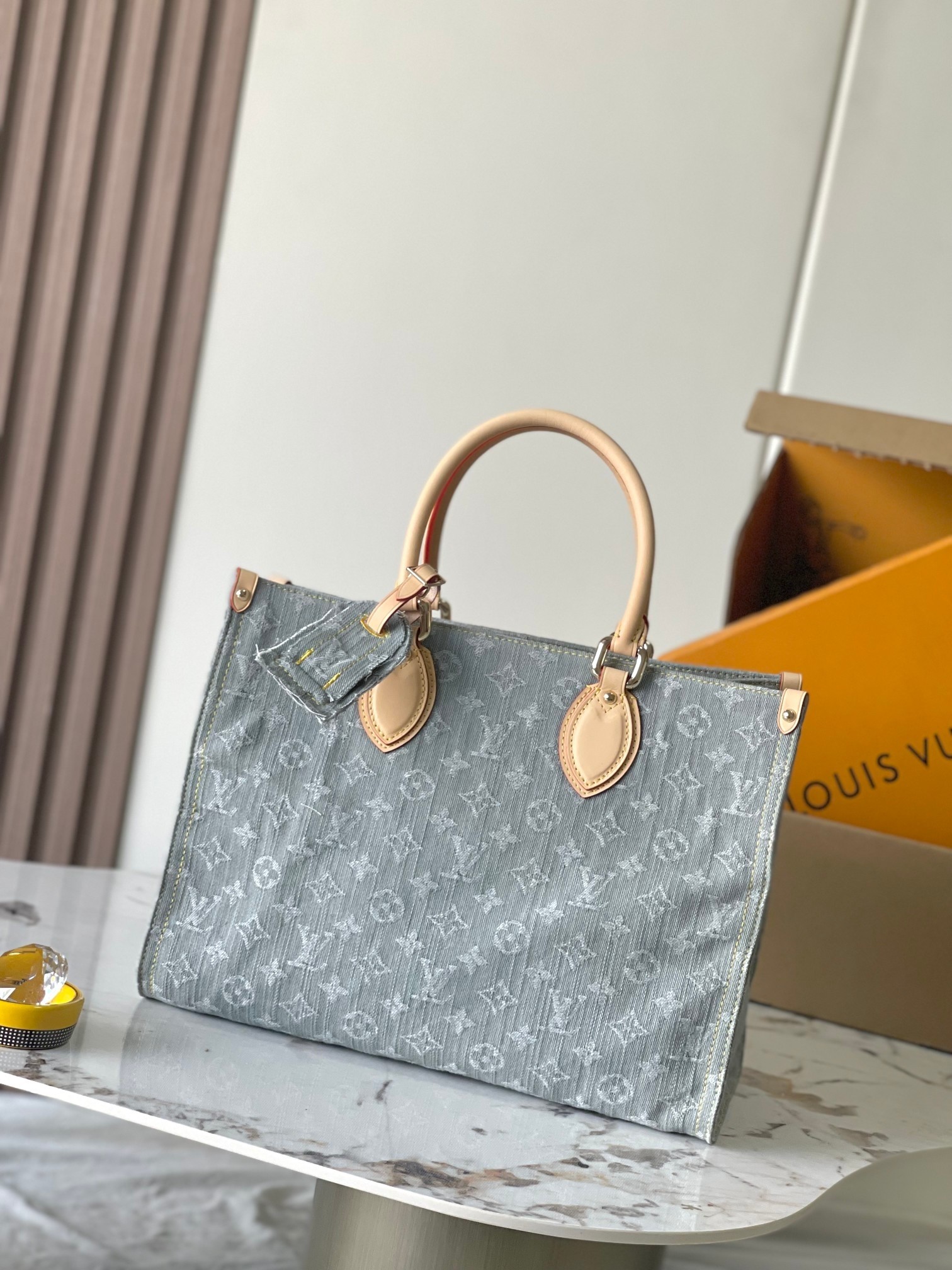 [TOP] Louis Vuitton LV On The Go Bag MM 35x27x14cm - Gray