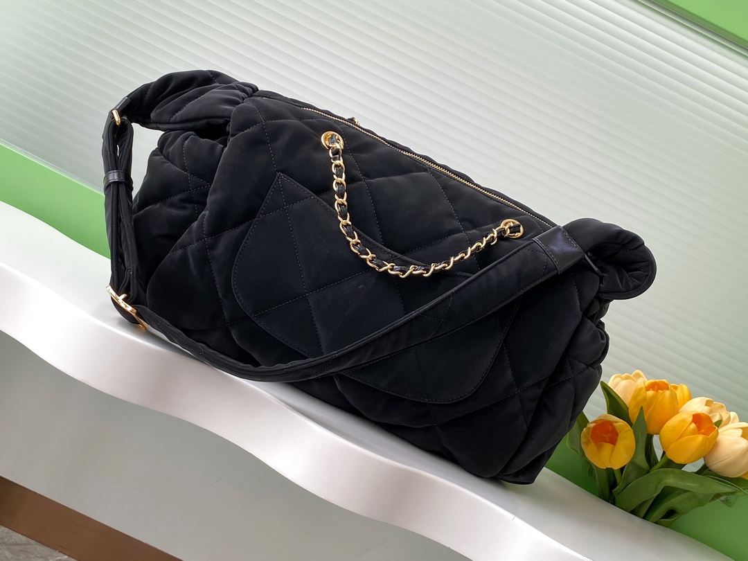 [TOP] CHANEL Coco Neige Hobo Bag 22-44-18cm - Black&GHW
