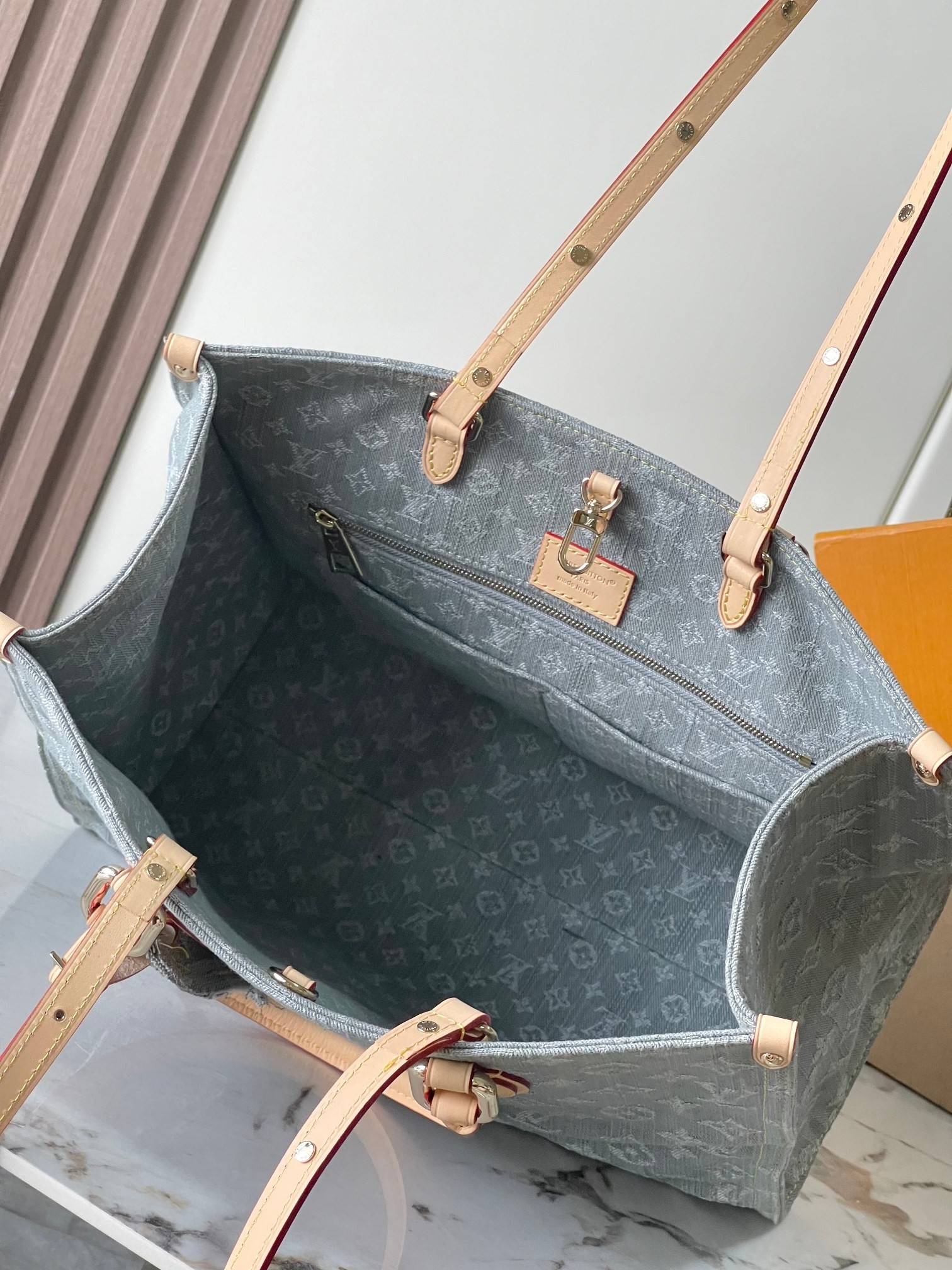 [TOP] Louis Vuitton LV On The Go Bag MM 35x27x14cm - Gray