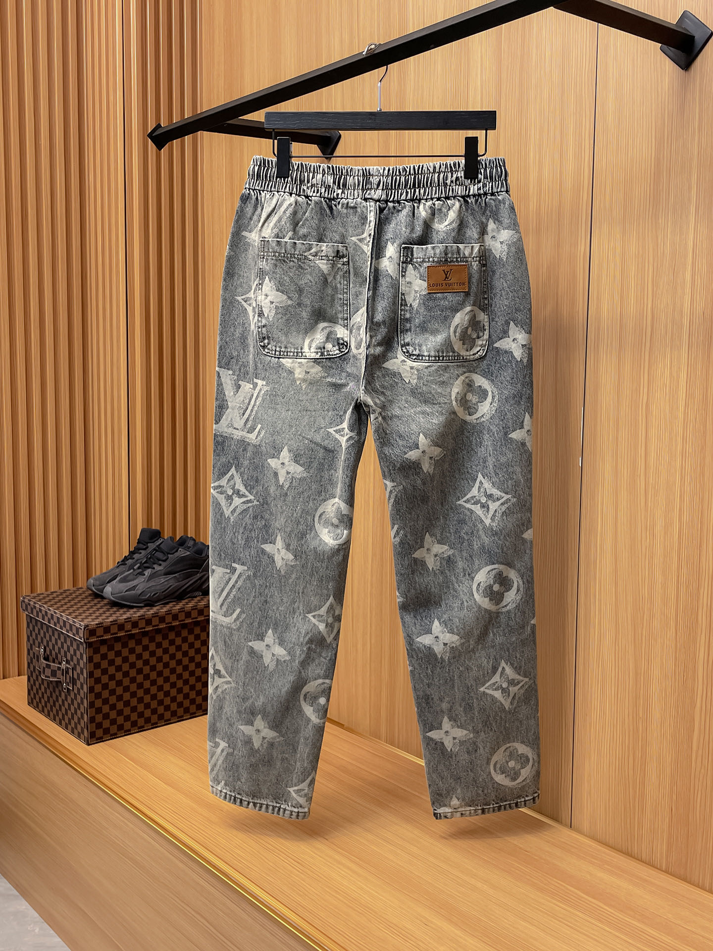 [TOP] Louis Vuitton LV Men's Casual Pants - Gray