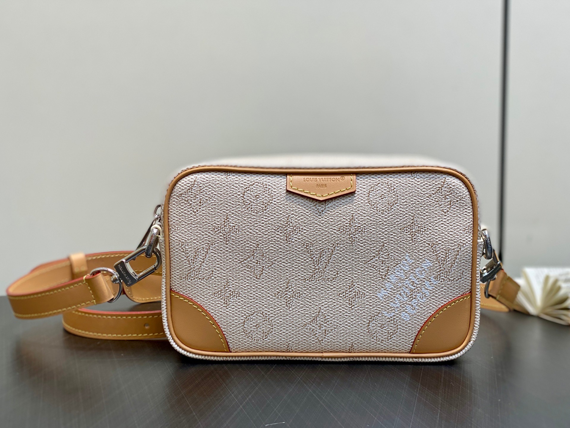 [TOP] Louis Vuitton LV Monogram Trocadéro Bag 13 x 6.5 x 20 cm - 2 Color