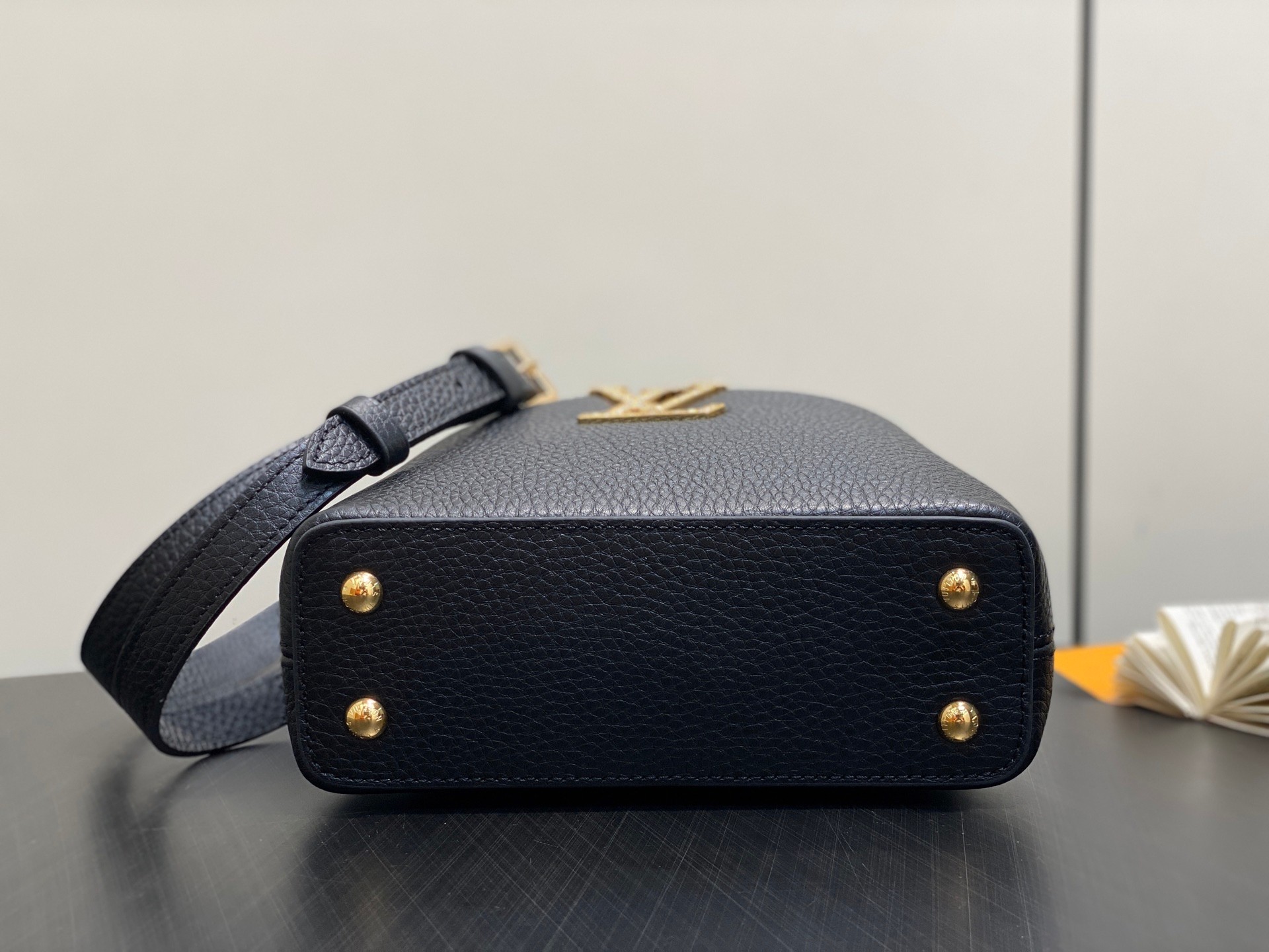 [TOP] Louis Vuitton LV Exceptionals Capucine Bag Mini 21x8x13.6 cm- Black