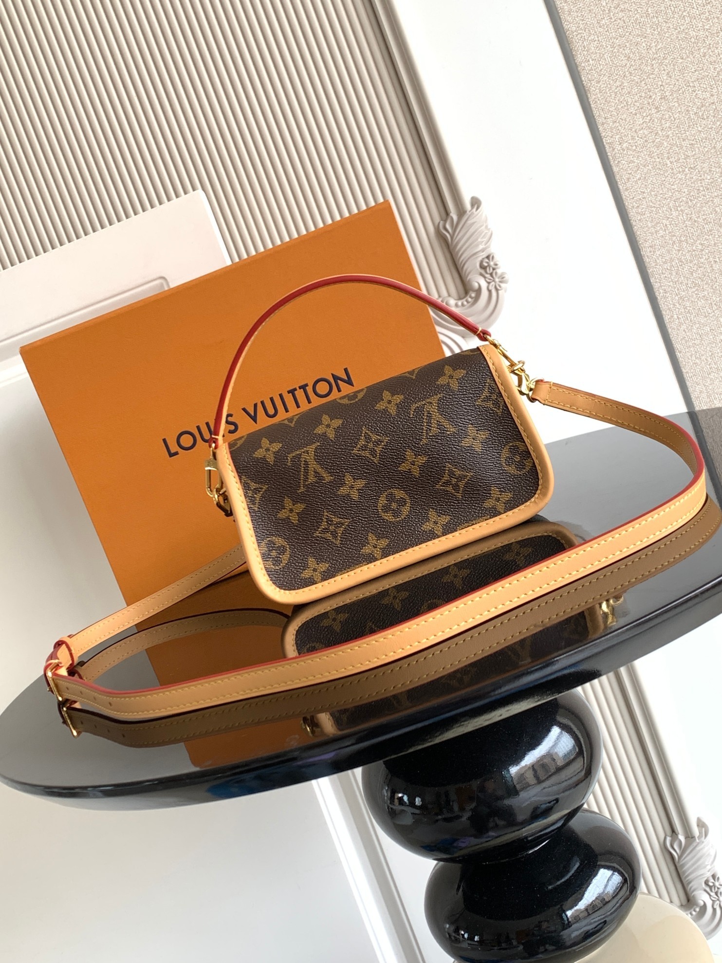 [TOP] Louis Vuitton LV Monogram Diane Bag 19 x 10.5 x 6 cm - Brown