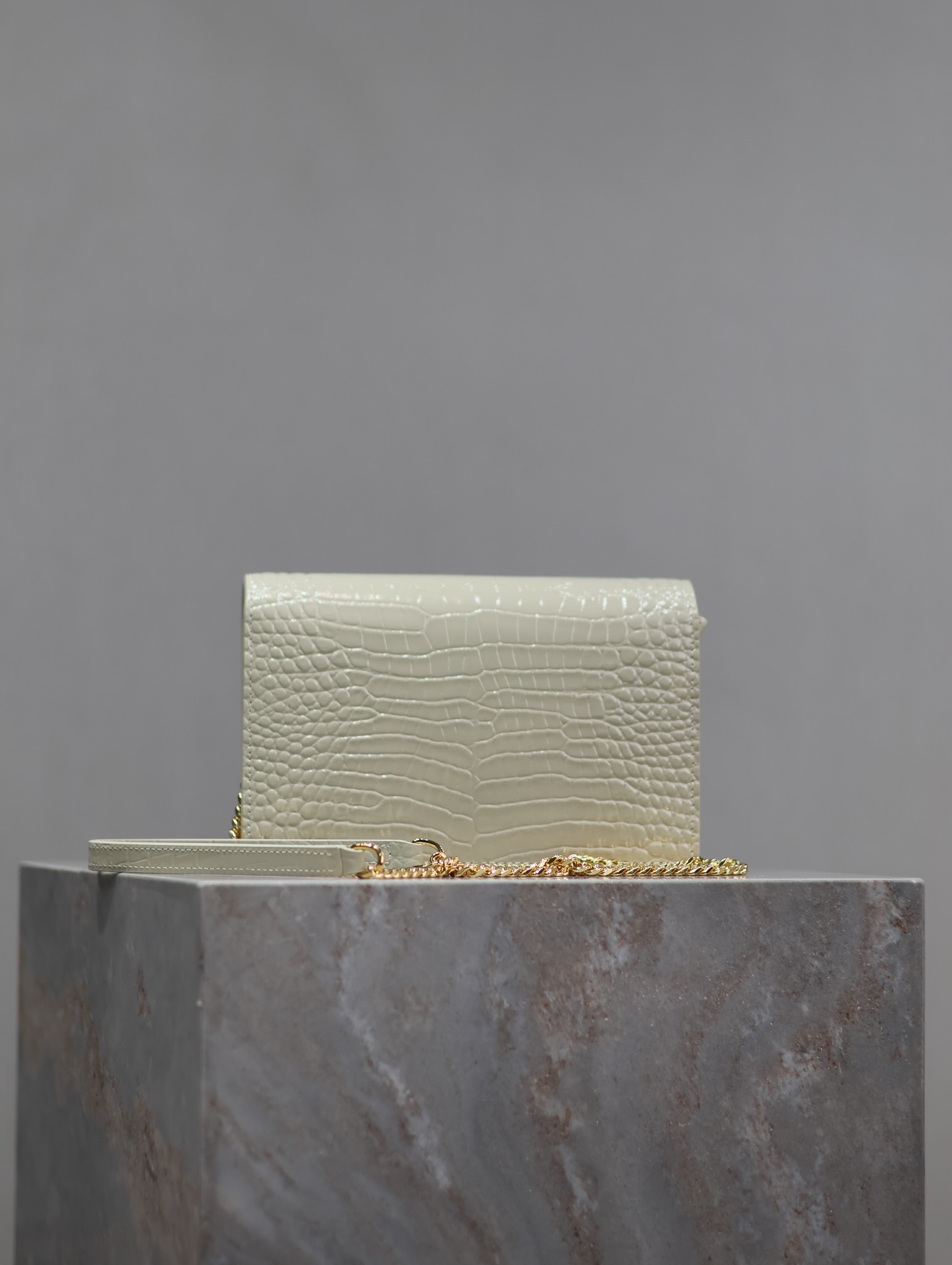 [TOP] Yves Saint Laurent YSL Kate Tassel Bag Croc Embossed Cowhide 19x12.5x4cm - White & GHW