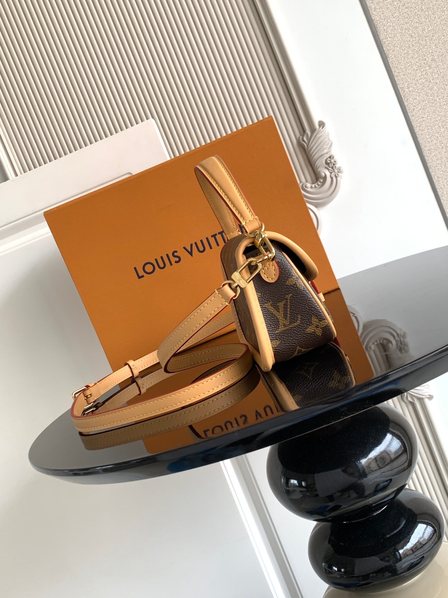 [TOP] Louis Vuitton LV Monogram Diane Bag 19 x 10.5 x 6 cm - Brown