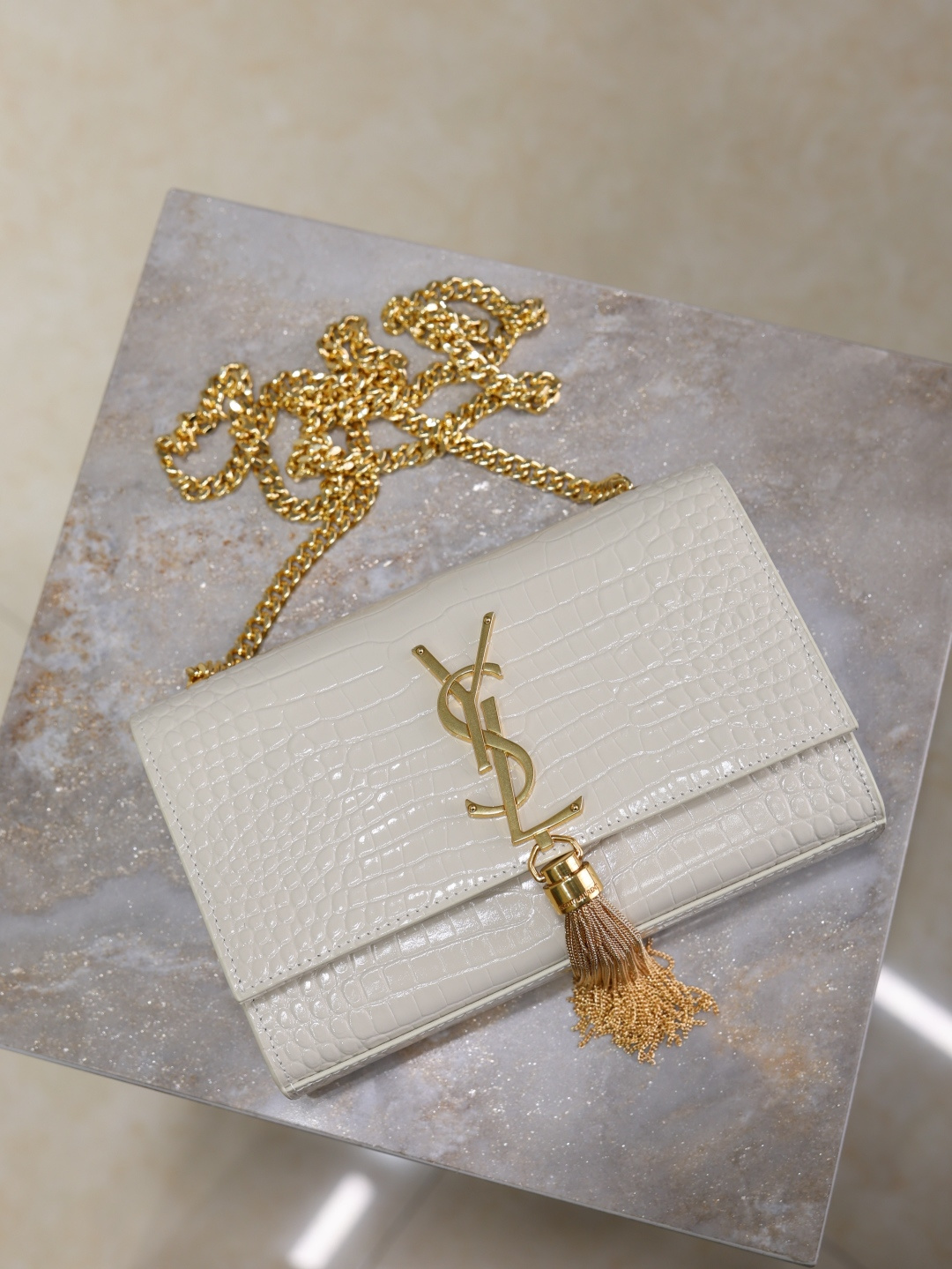 [TOP] Yves Saint Laurent YSL Kate Tassel Bag Croc Embossed Cowhide 20x13.5x5.5cm/24x14.5x5cm - White & GHW