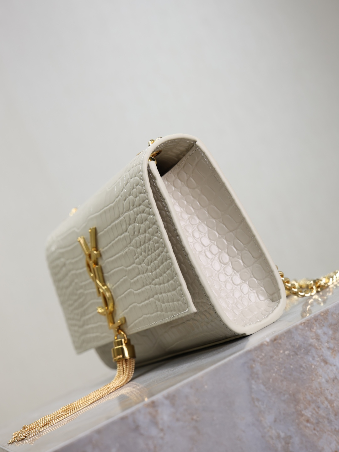 [TOP] Yves Saint Laurent YSL Kate Tassel Bag Croc Embossed Cowhide 20x13.5x5.5cm/24x14.5x5cm - White & GHW