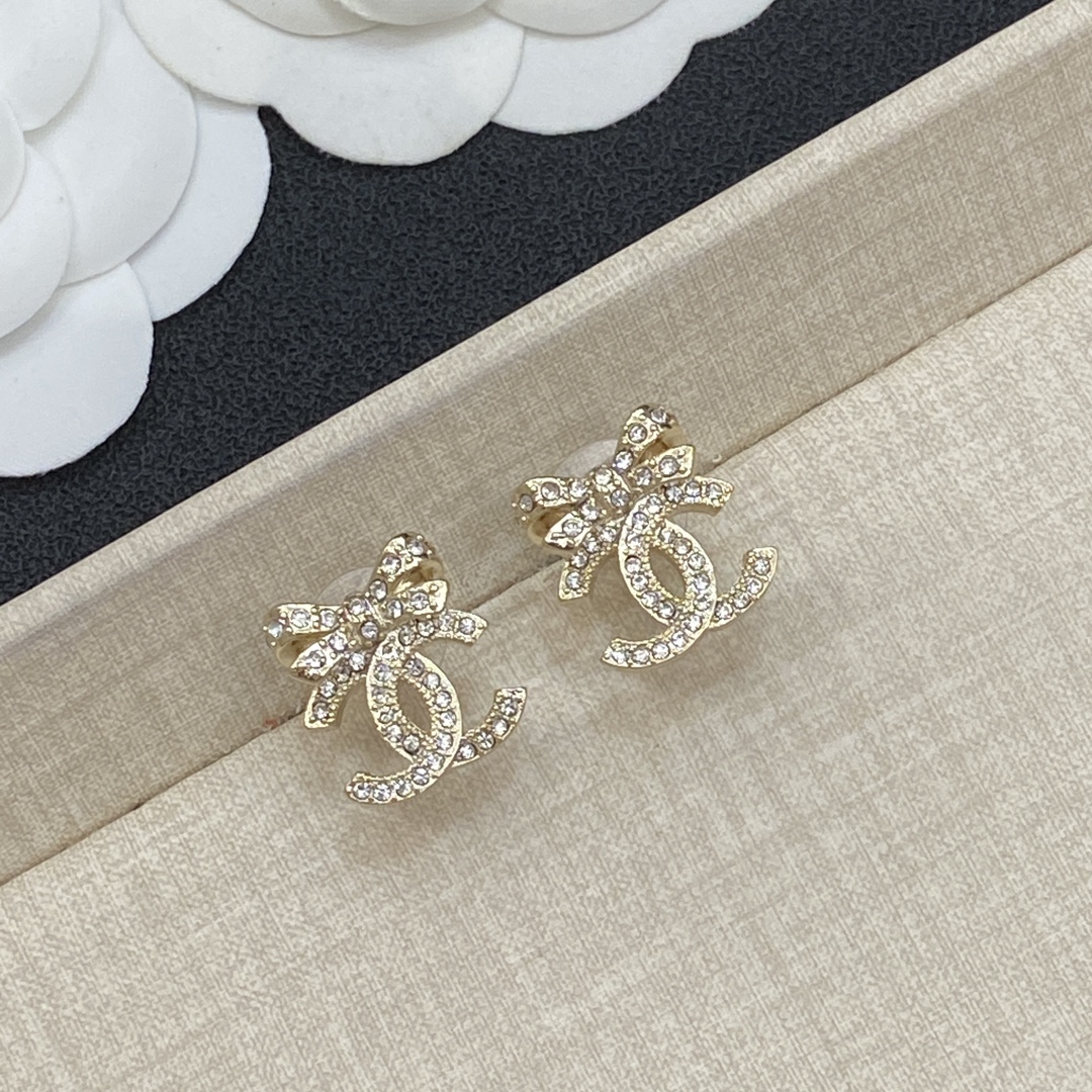 [TOP] CHANEL  Earrings - 2 Colors