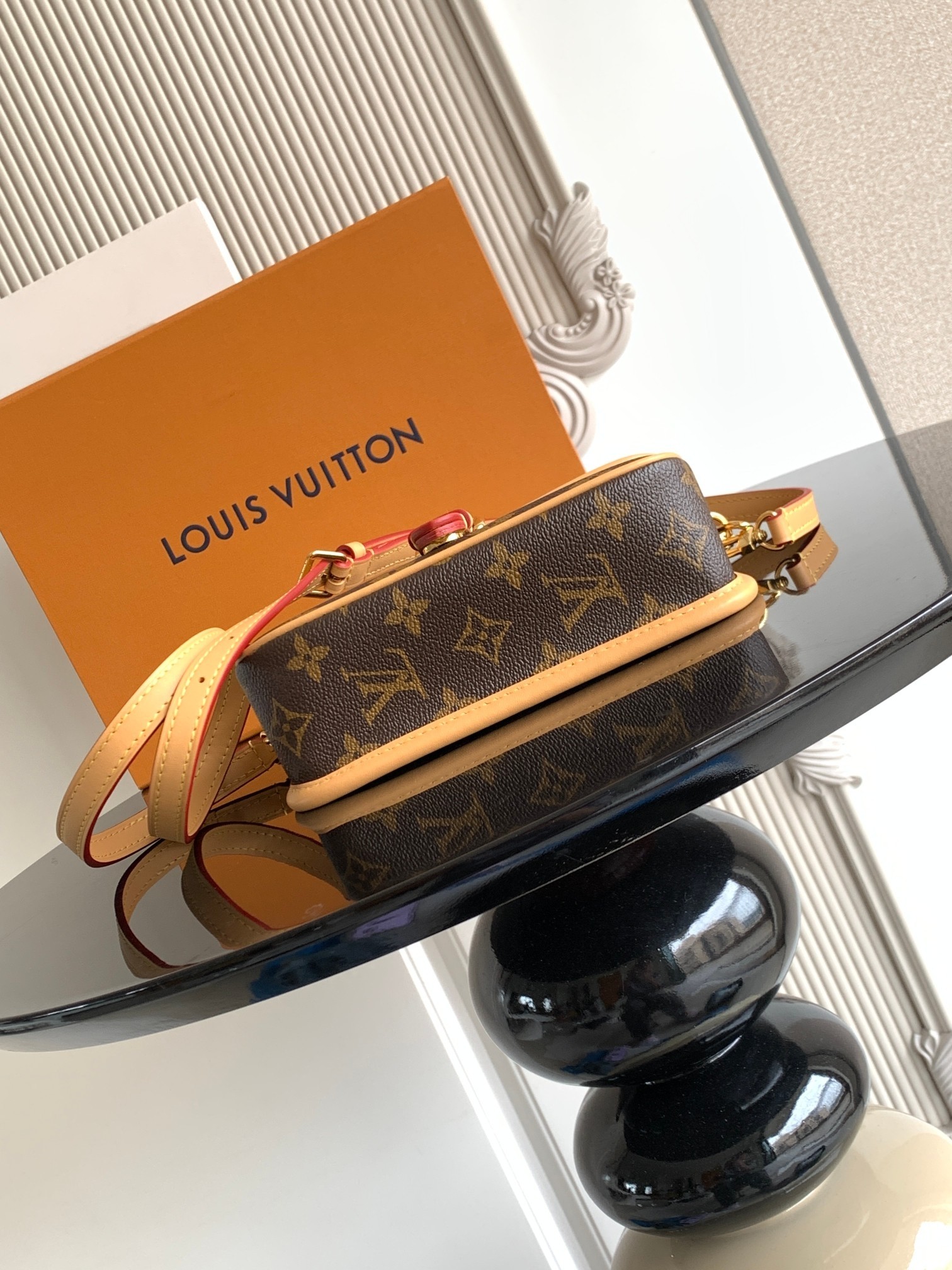 [TOP] Louis Vuitton LV Monogram Diane Bag 19 x 10.5 x 6 cm - Brown